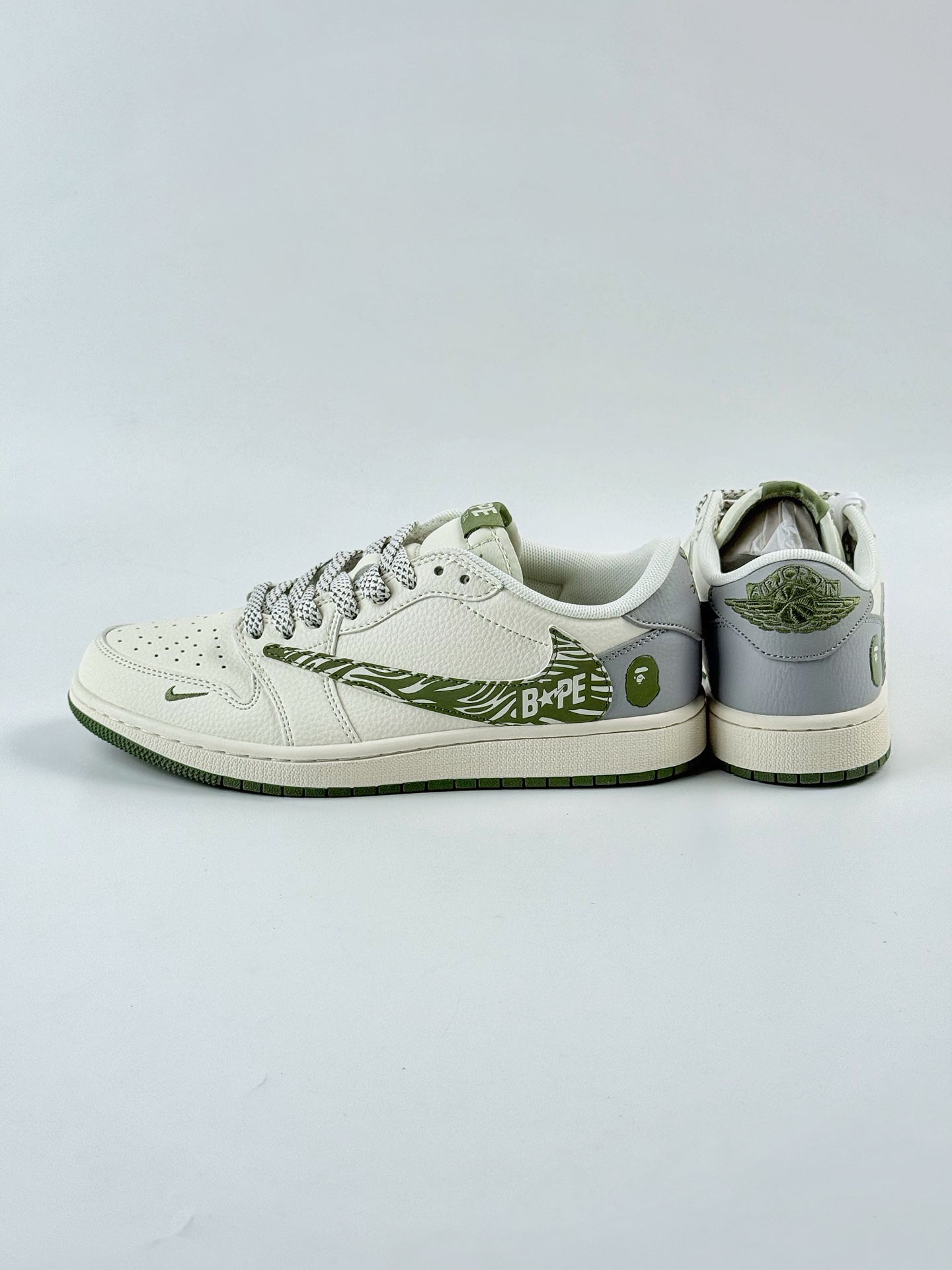 260 Travis Scott x Nike Air Jordan 1 Low x BAPE Air Jordan 1 Low 反转白绿灰小勾满天星倒钩 HS8068-001