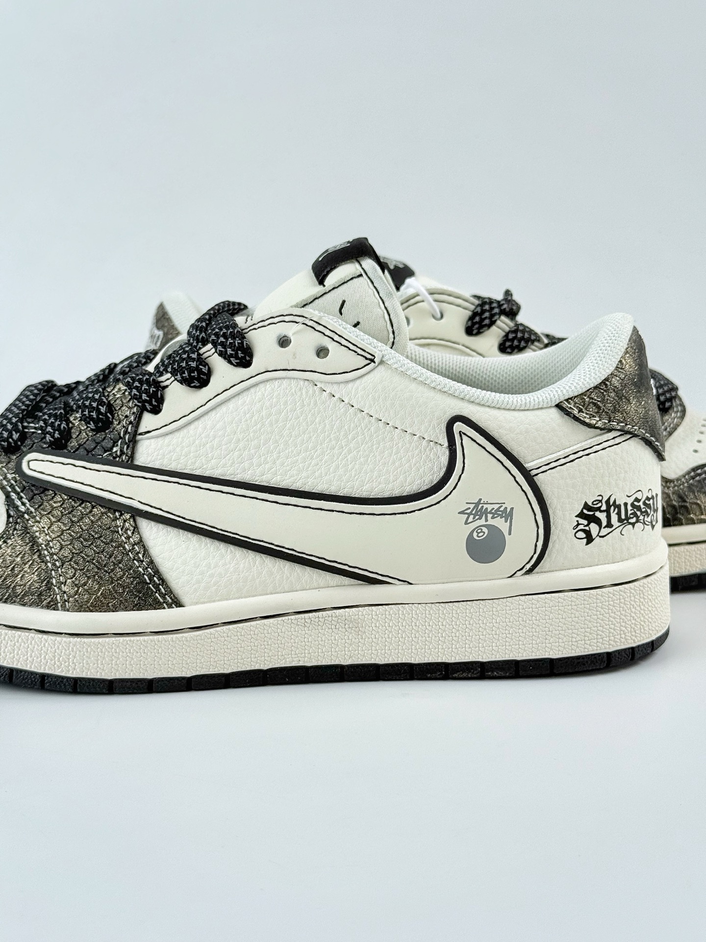260 Travis Scott x Nike Air Jordan 1 Low x Stussy Air Jordan 1 Low 反转黑橙白小勾满天星倒钩 XF8698-075