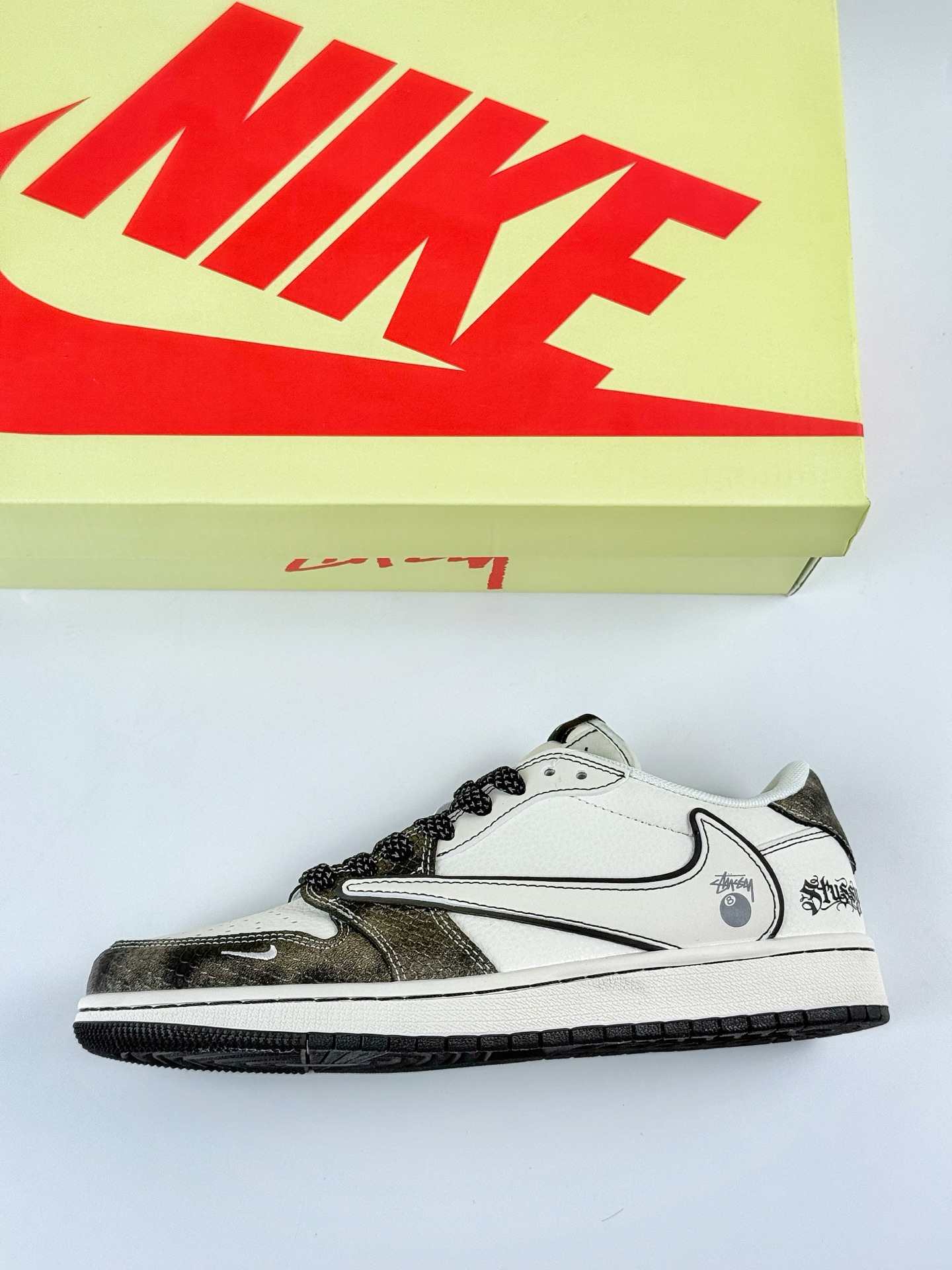 260 Travis Scott x Nike Air Jordan 1 Low x Stussy Air Jordan 1 Low 反转黑橙白小勾满天星倒钩 XF8698-075