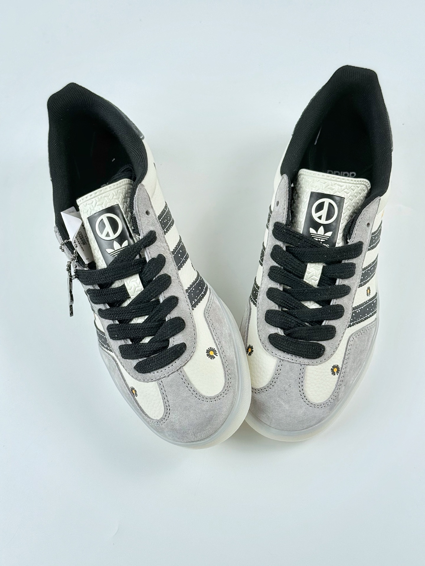 260 adidas Originals Gazelle INdoor 火星 灰白黑 三叶草休闲防滑耐磨低帮板鞋 DM1234-011