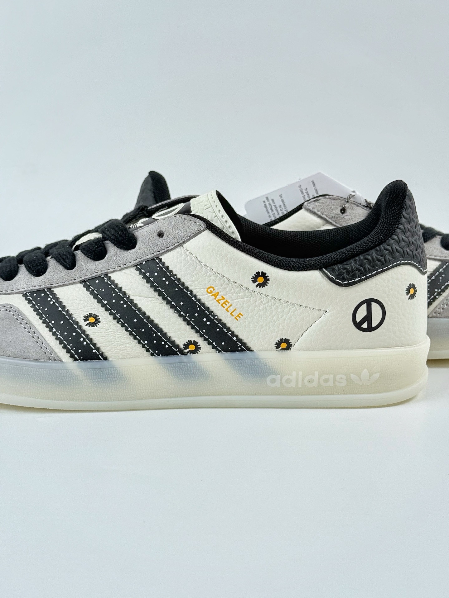 260 adidas Originals Gazelle INdoor 火星 灰白黑 三叶草休闲防滑耐磨低帮板鞋 DM1234-011