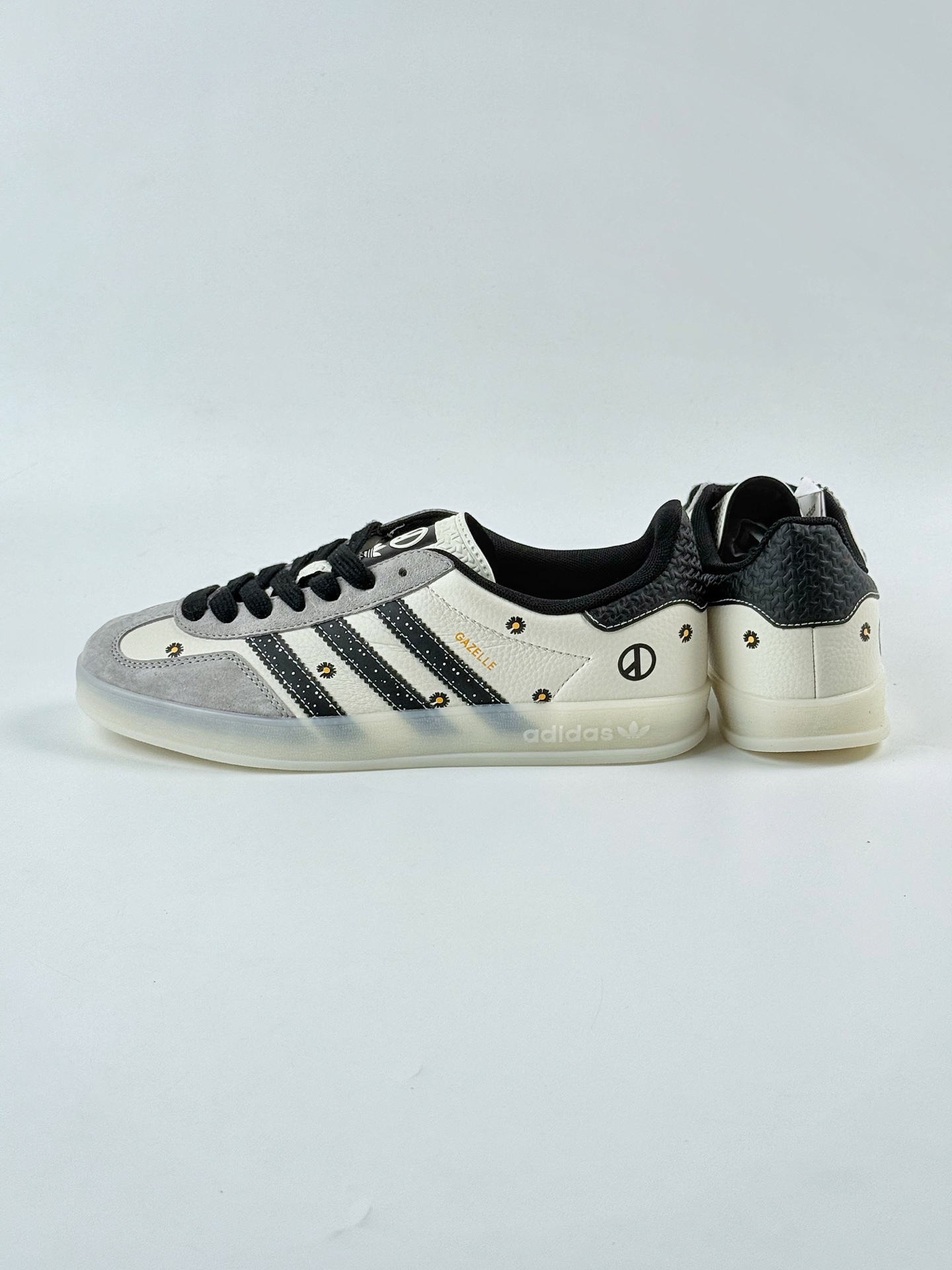 260 adidas Originals Gazelle INdoor 火星 灰白黑 三叶草休闲防滑耐磨低帮板鞋 DM1234-011
