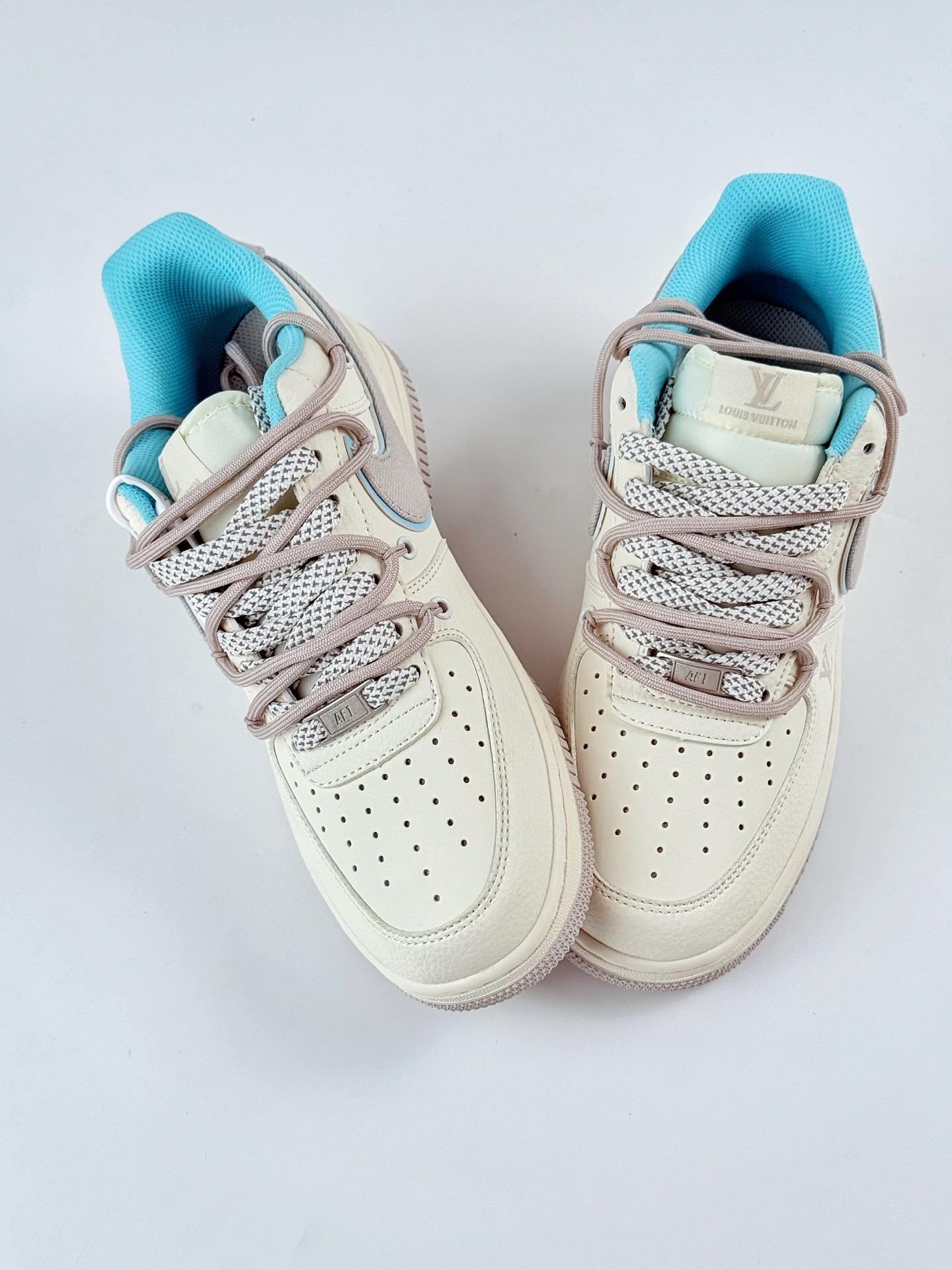 260 Nike Air Force 1 Low 07 x Louis Vuitton 白蓝满天星 DM6868-095