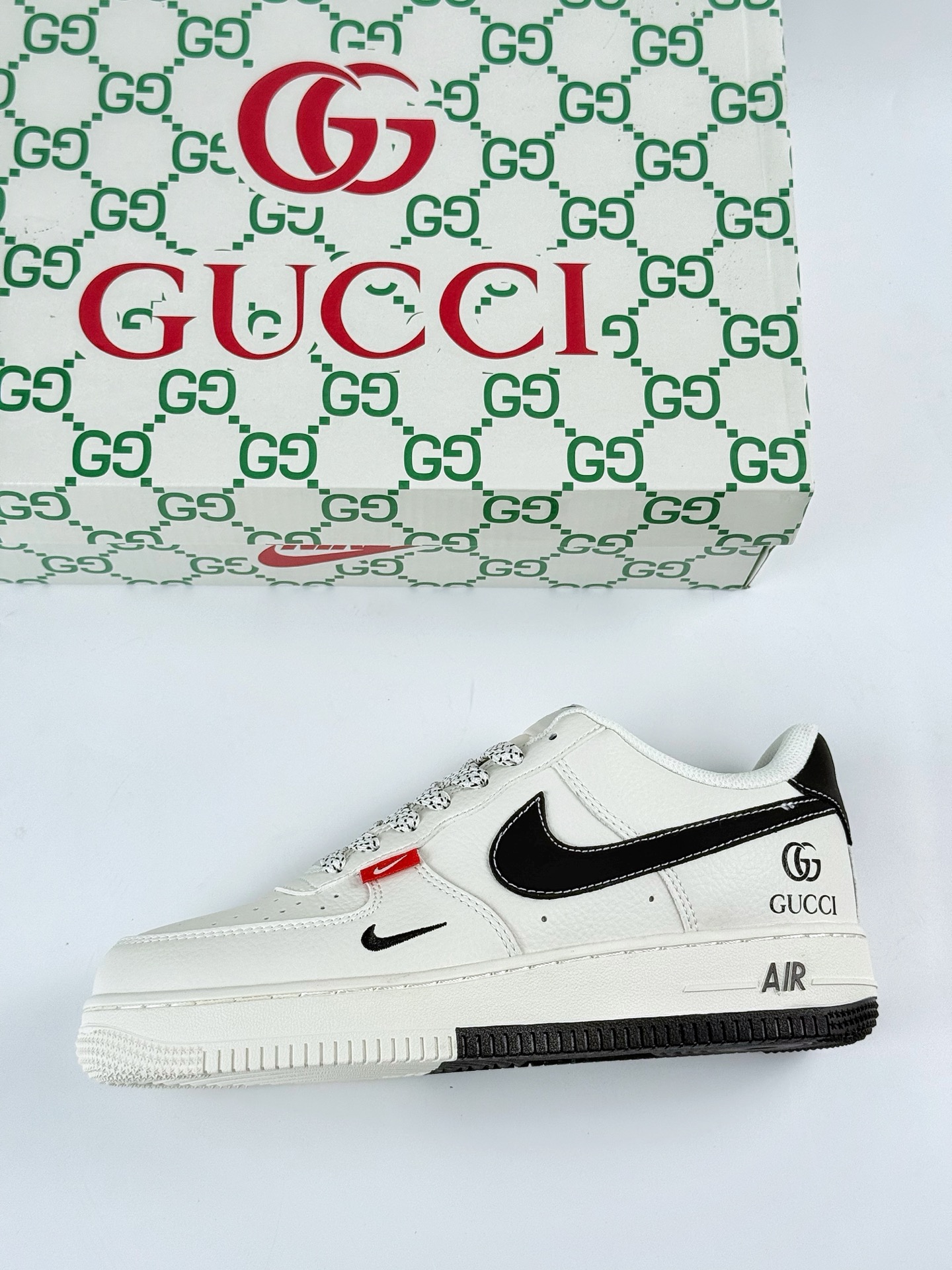 260 Nike Air Force 1 Low 07 x GUCCI 白黑小勾满天星 CS5288-009