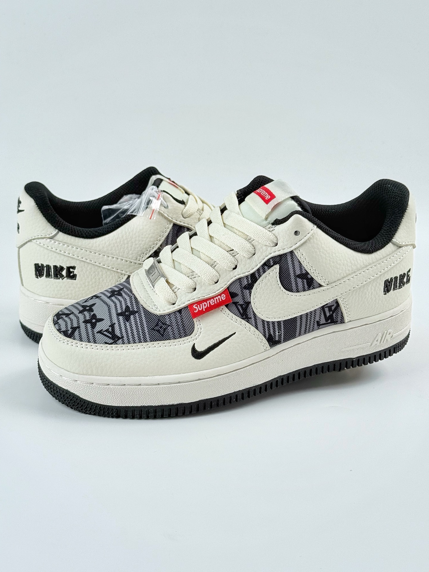 260 Nike Air Force 1 Low 07 x Supreme 白黑小勾 BZ68808-108