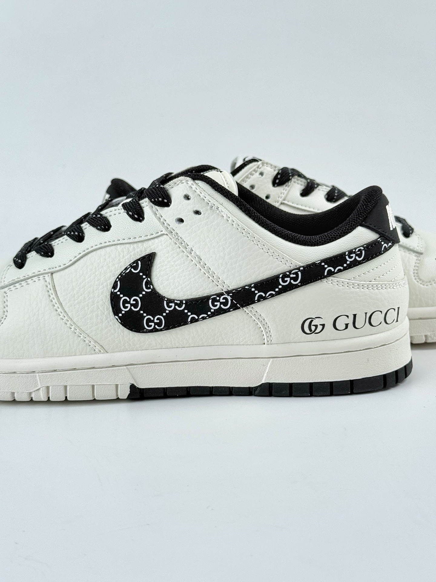 280 Nike SB Dunk Low x GUCCI 白黑小勾满天星 XD6188-048