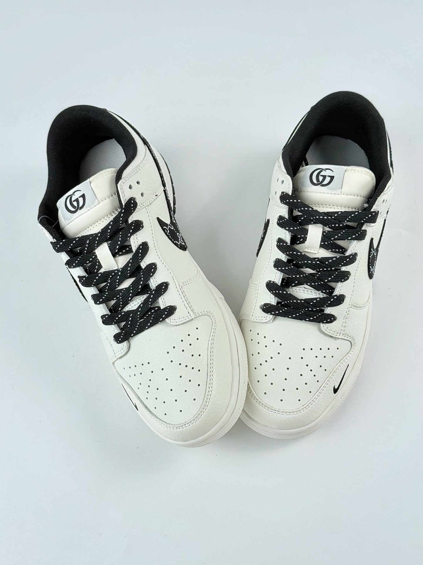 280 Nike SB Dunk Low x GUCCI 白黑小勾满天星 XD6188-048