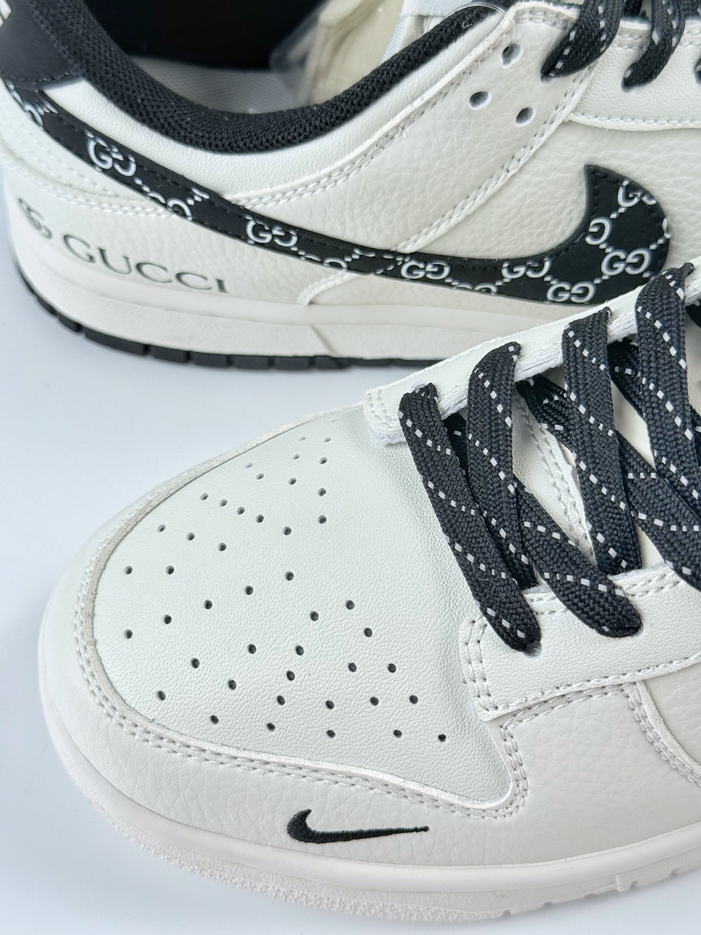 280 Nike SB Dunk Low x GUCCI 白黑小勾满天星 XD6188-048
