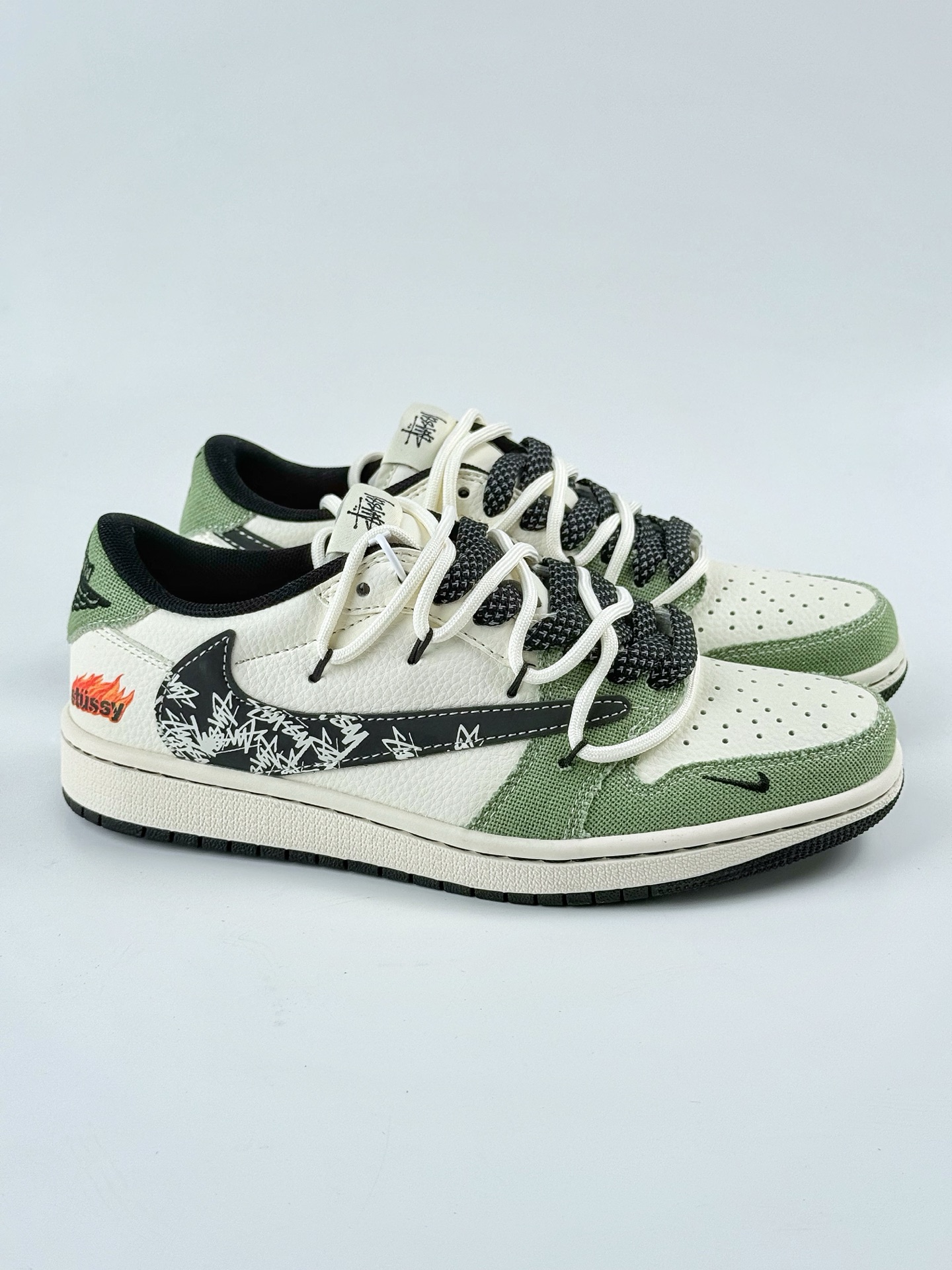 300 Travis Scott x Nike Air Jordan 1 Low x Stussy Air Jordan 1 Low 反转绿白小勾满天星倒钩 DM6868-102
