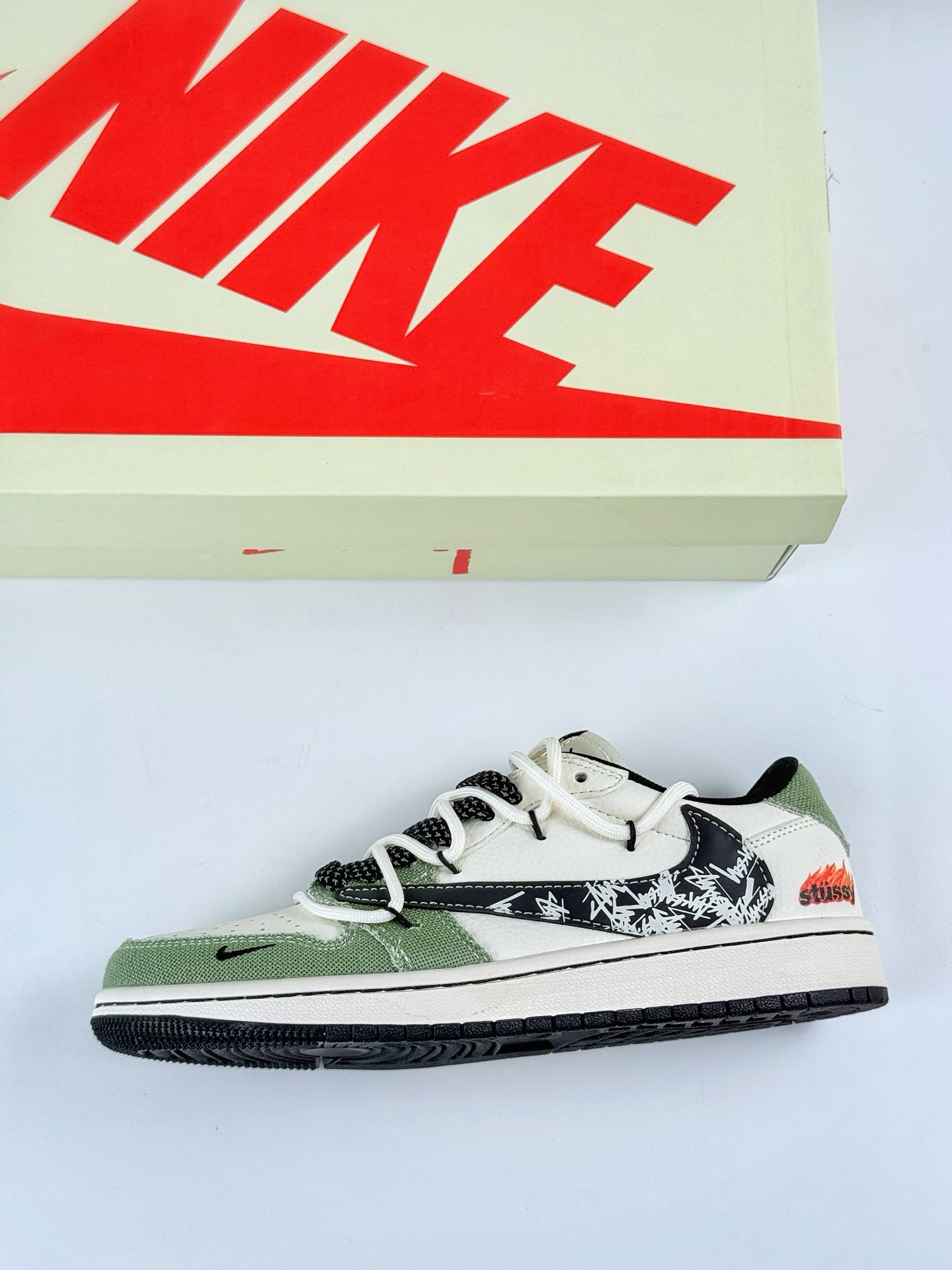 300 Travis Scott x Nike Air Jordan 1 Low x Stussy Air Jordan 1 Low 反转绿白小勾满天星倒钩 DM6868-102