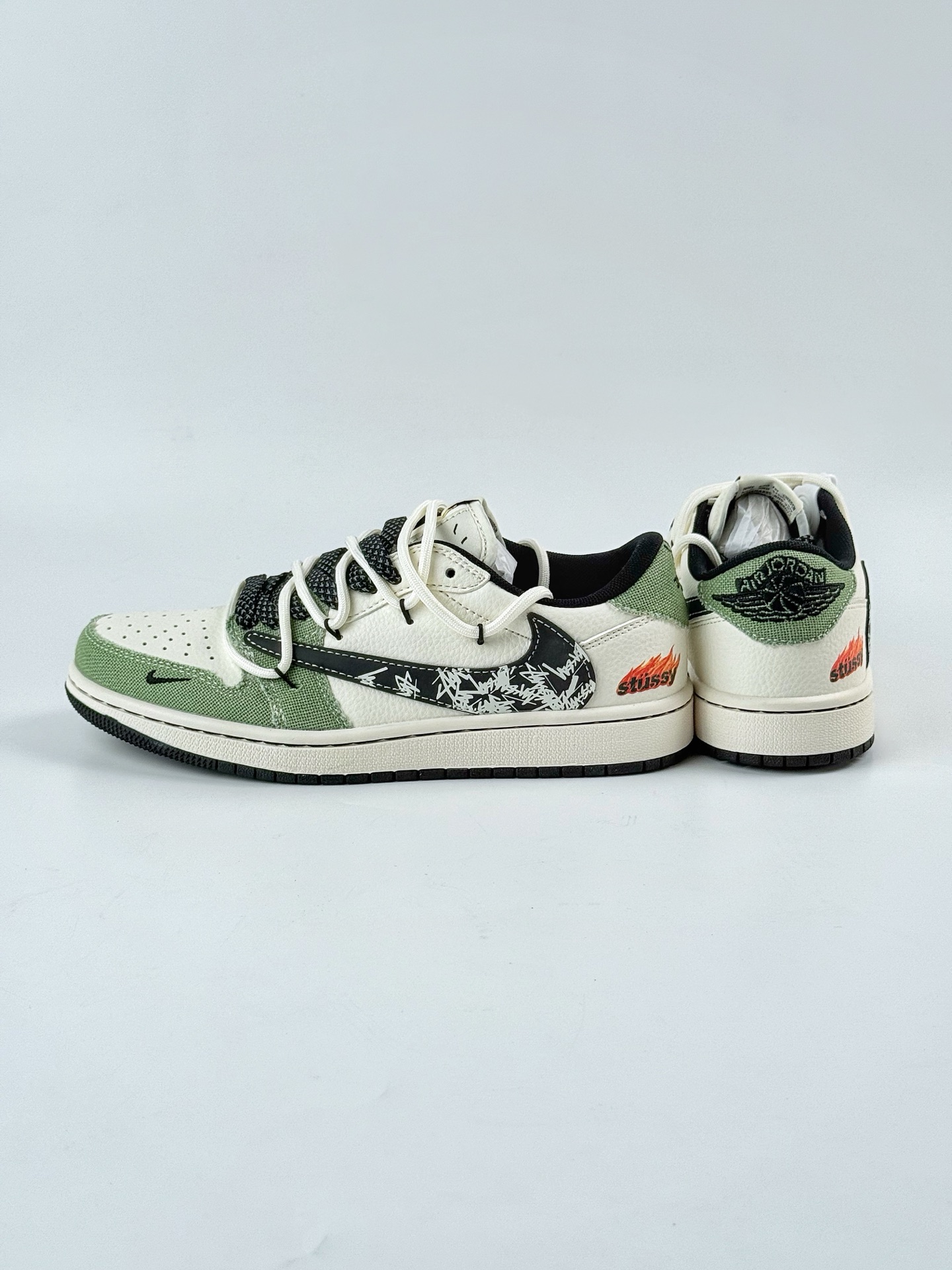 300 Travis Scott x Nike Air Jordan 1 Low x Stussy Air Jordan 1 Low 反转绿白小勾满天星倒钩 DM6868-102