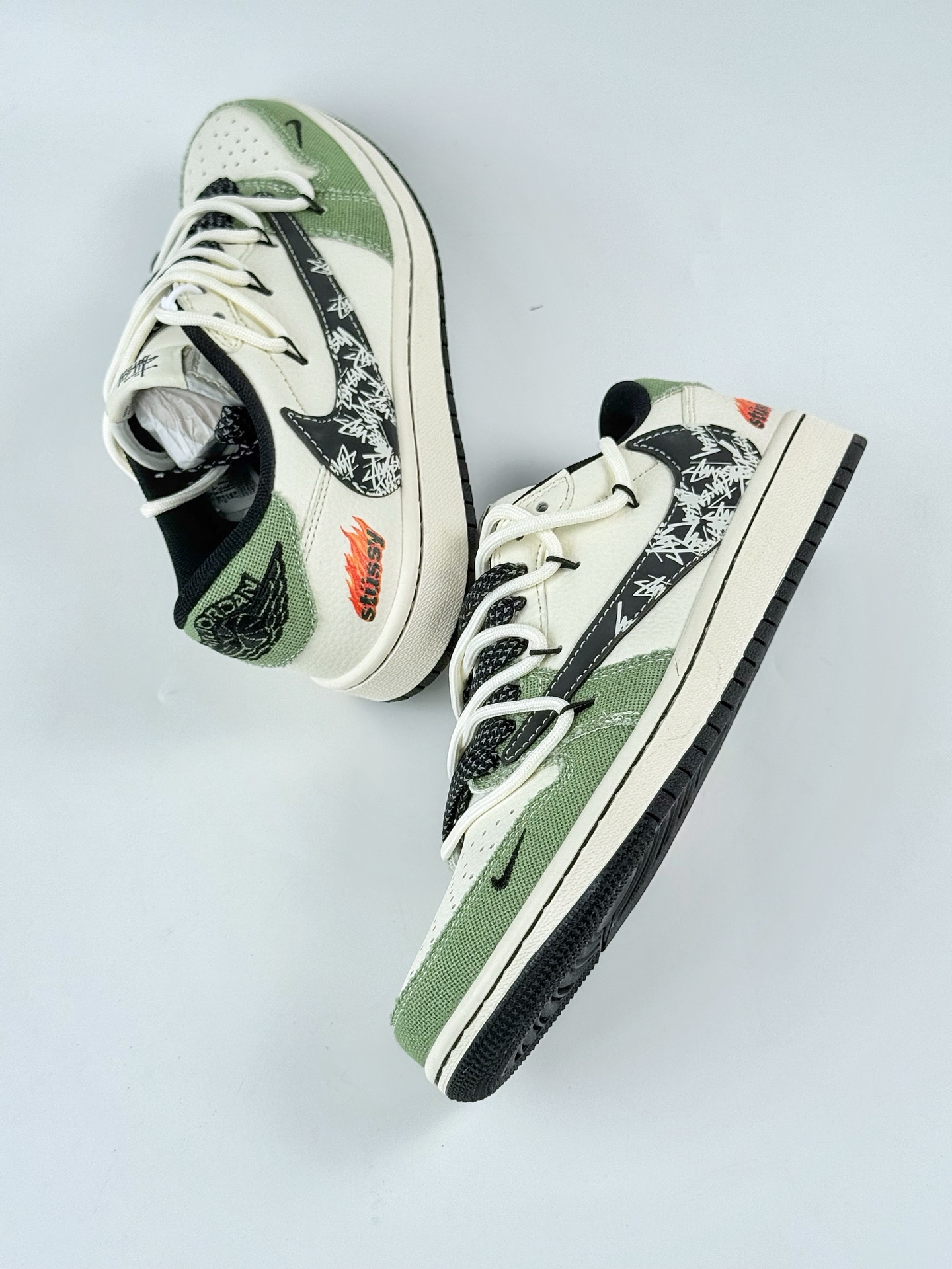 300 Travis Scott x Nike Air Jordan 1 Low x Stussy Air Jordan 1 Low 反转绿白小勾满天星倒钩 DM6868-102