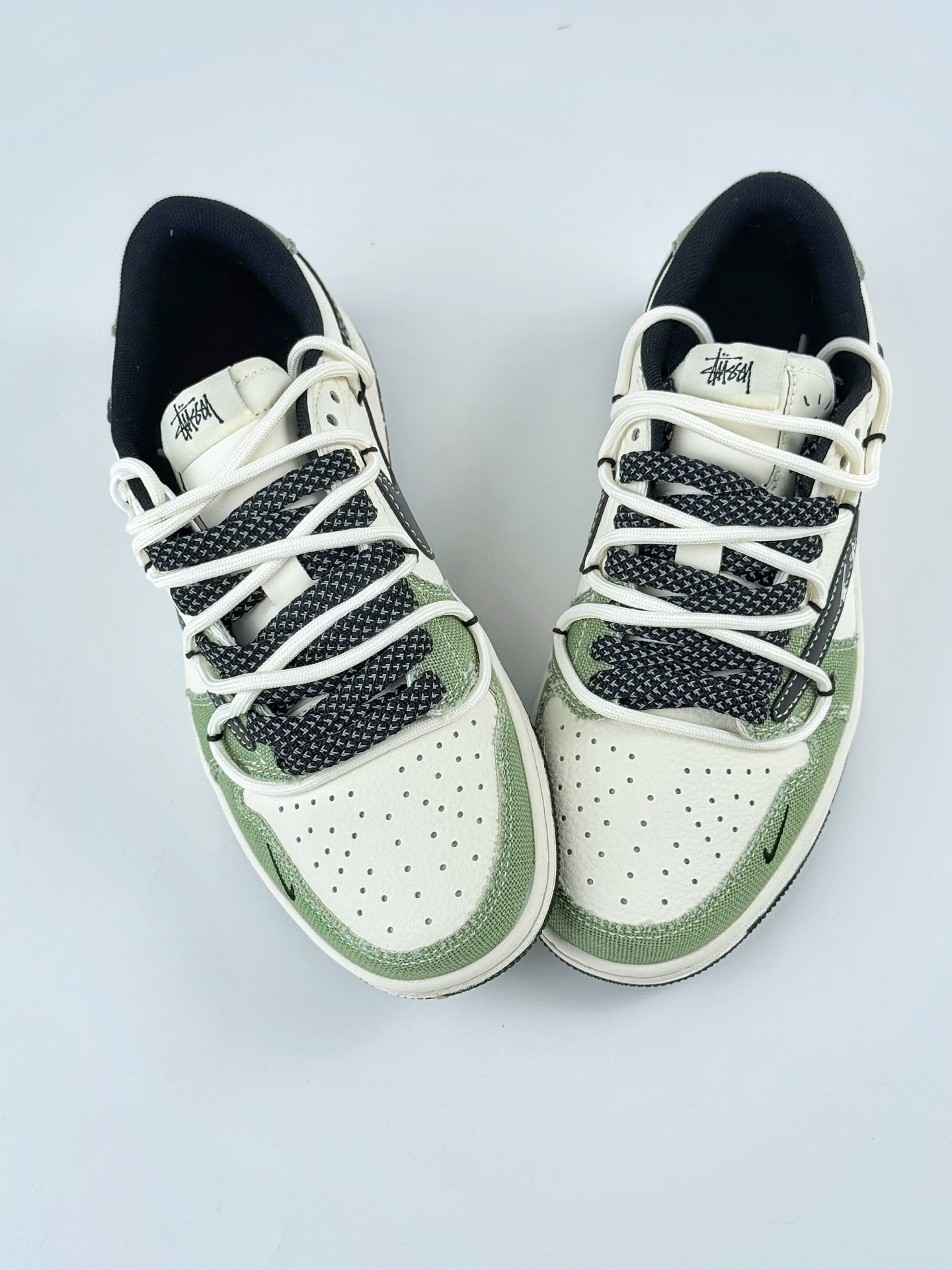 300 Travis Scott x Nike Air Jordan 1 Low x Stussy Air Jordan 1 Low 反转绿白小勾满天星倒钩 DM6868-102