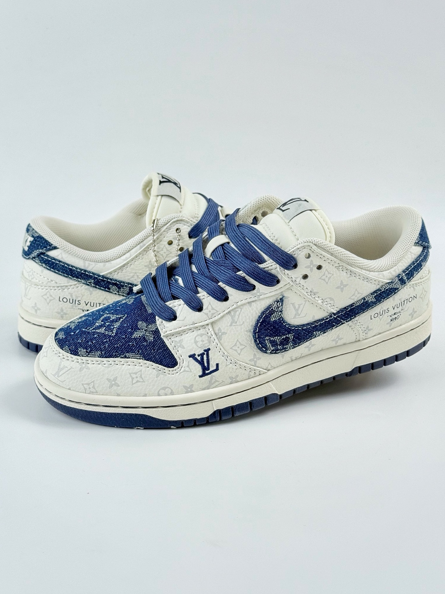 280 Nike SB Dunk Low x Louis Vuitton 白蓝 SC9772-802