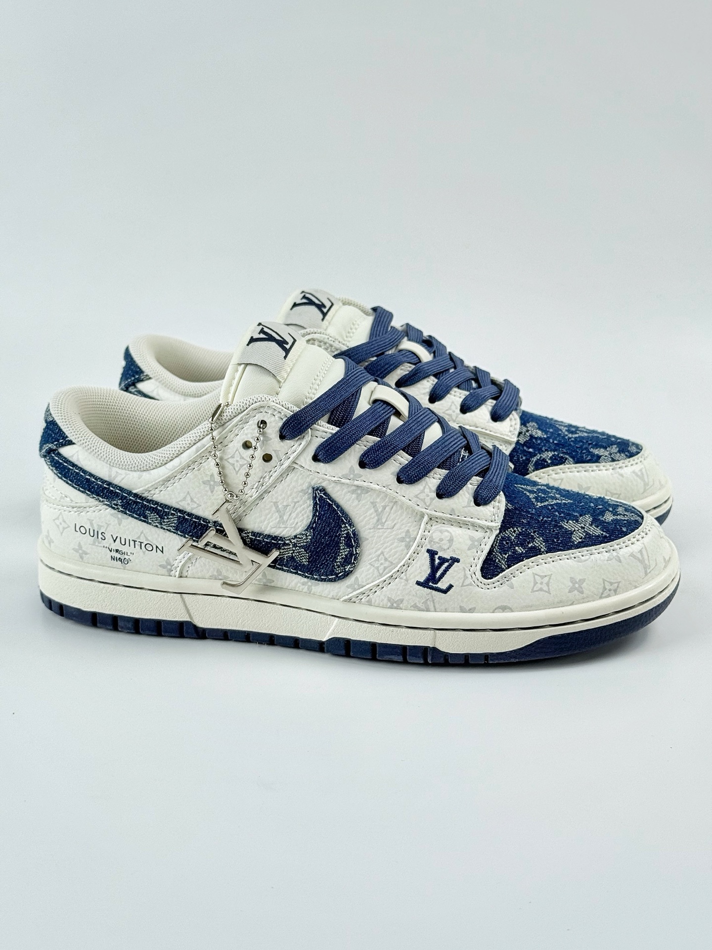 280 Nike SB Dunk Low x Louis Vuitton 白蓝 SC9772-802