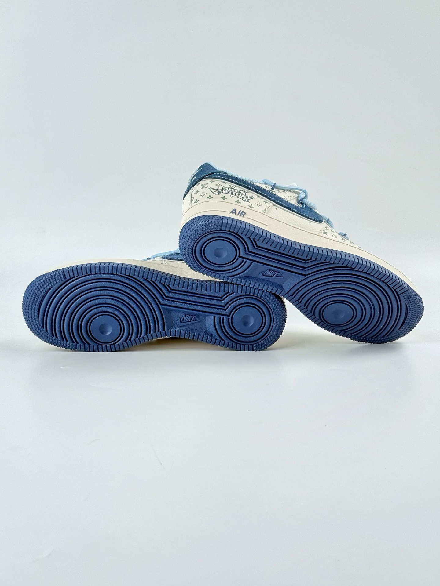 260 Nike Air Force 1 Low 07 x Louis Vuitton 白蓝 DM6868-096