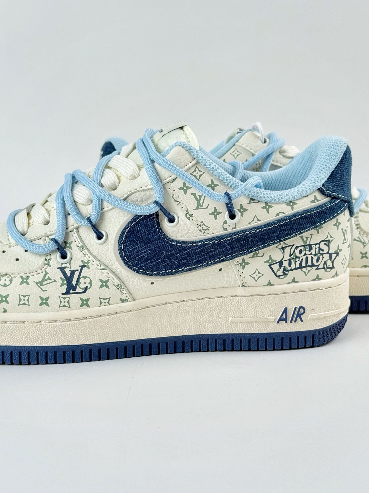 260 Nike Air Force 1 Low 07 x Louis Vuitton 白蓝 DM6868-096