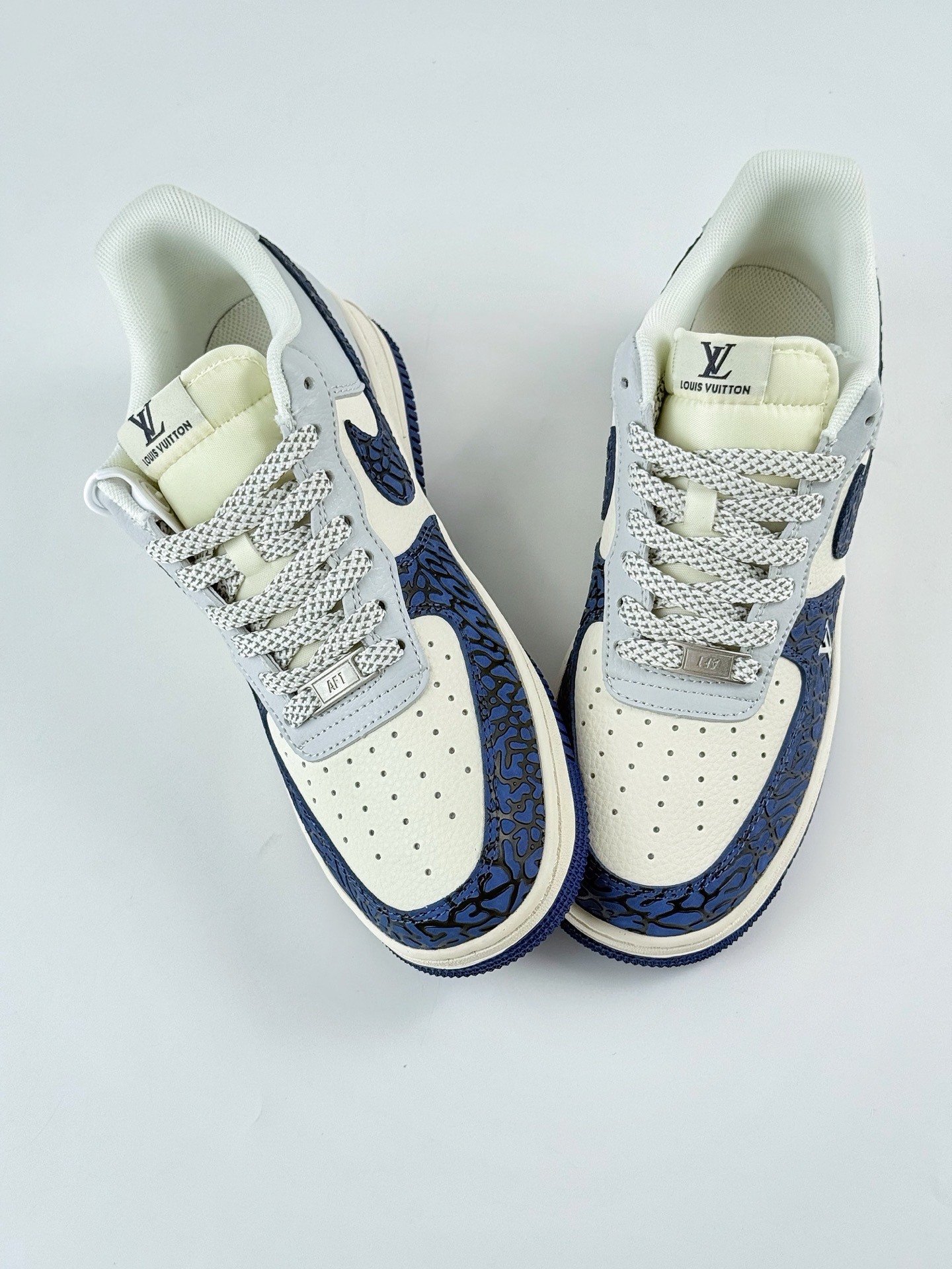 260 Nike Air Force 1 Low 07 x Louis Vuitton 蓝白灰满天星 JJ2508-701