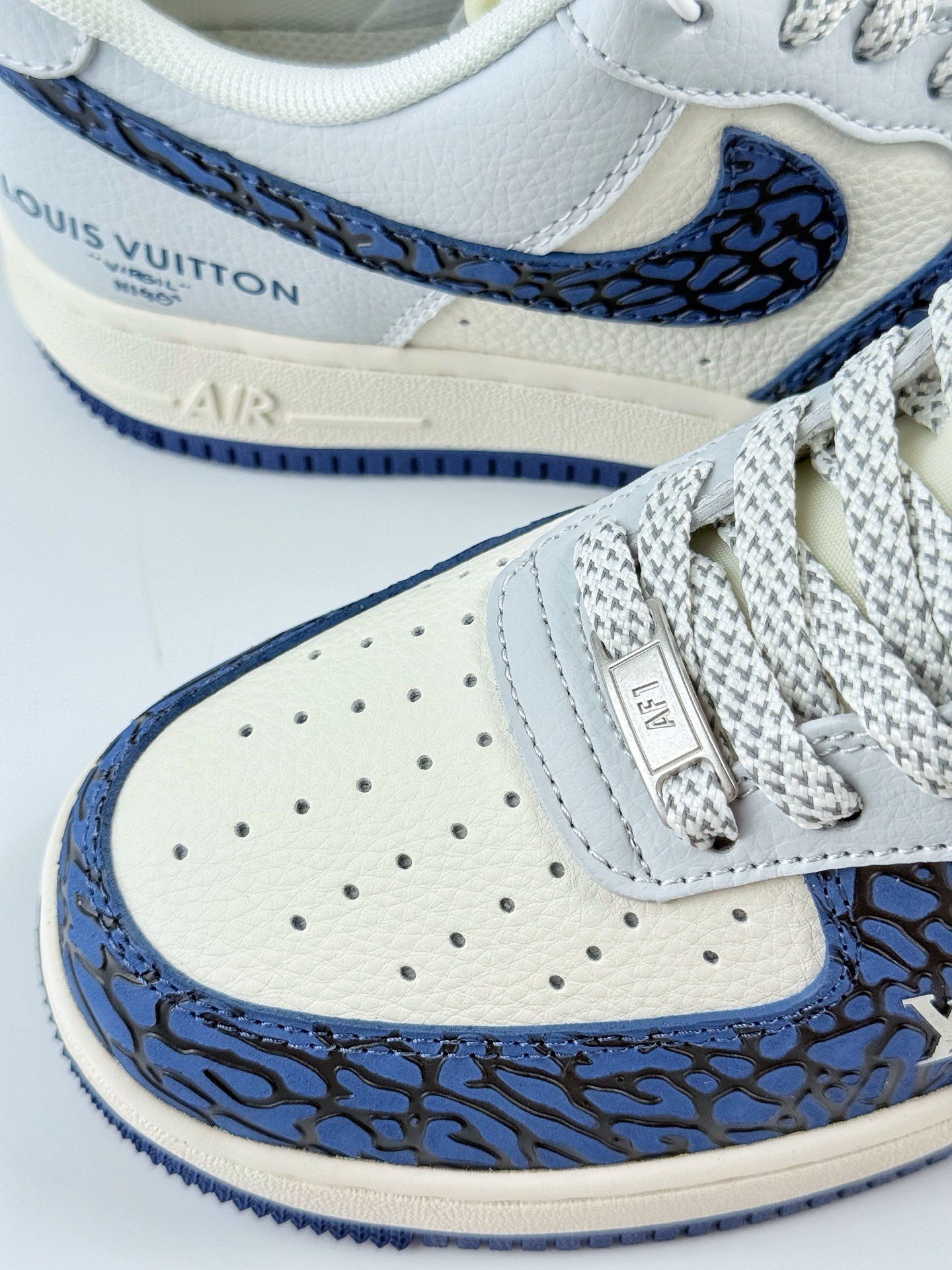 260 Nike Air Force 1 Low 07 x Louis Vuitton 蓝白灰满天星 JJ2508-701