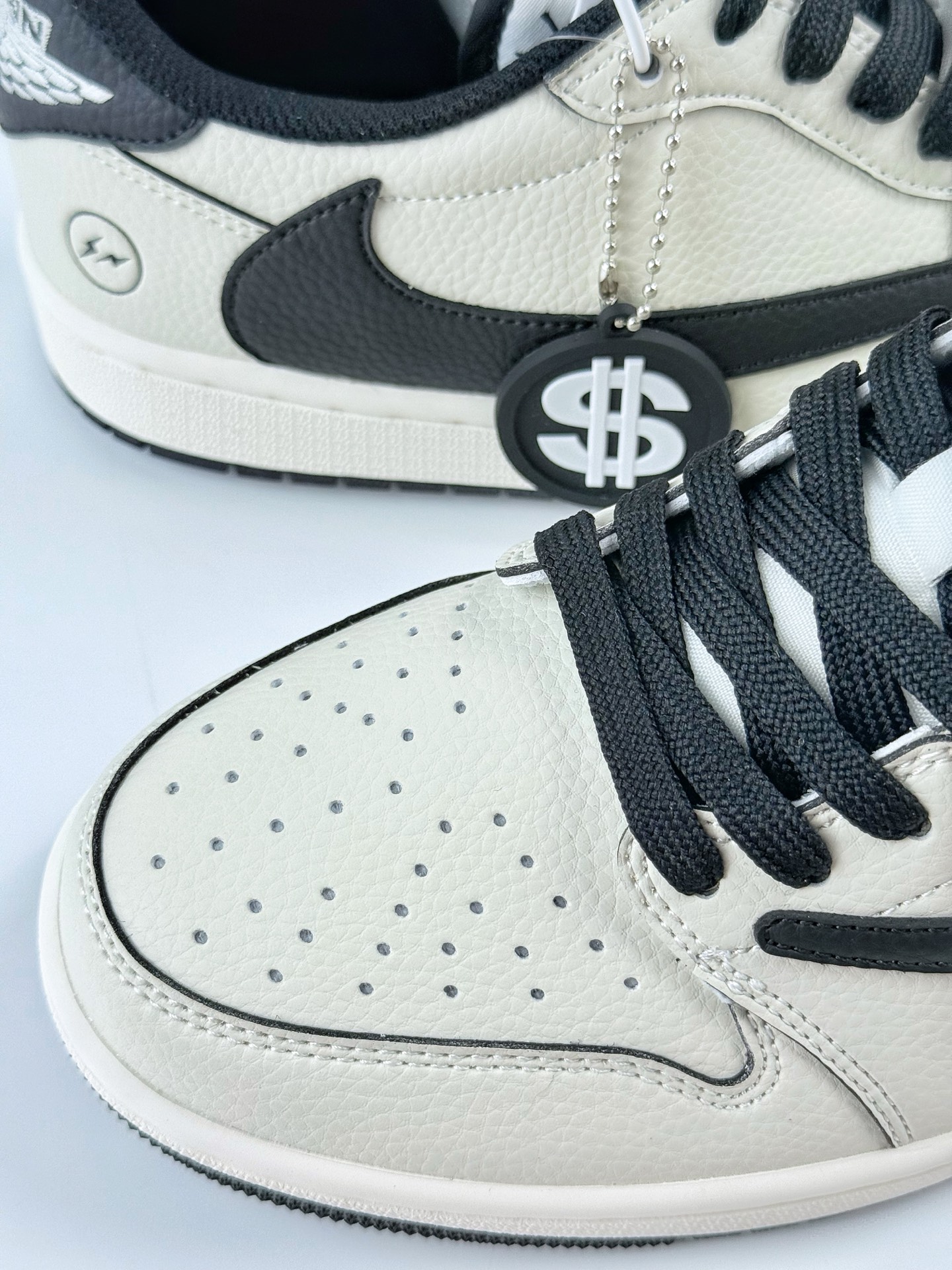 280 Travis Scott x Nike Air Jordan 1 Low Air Jordan 1 Low 反转白黑闪电倒钩 LK1099-061