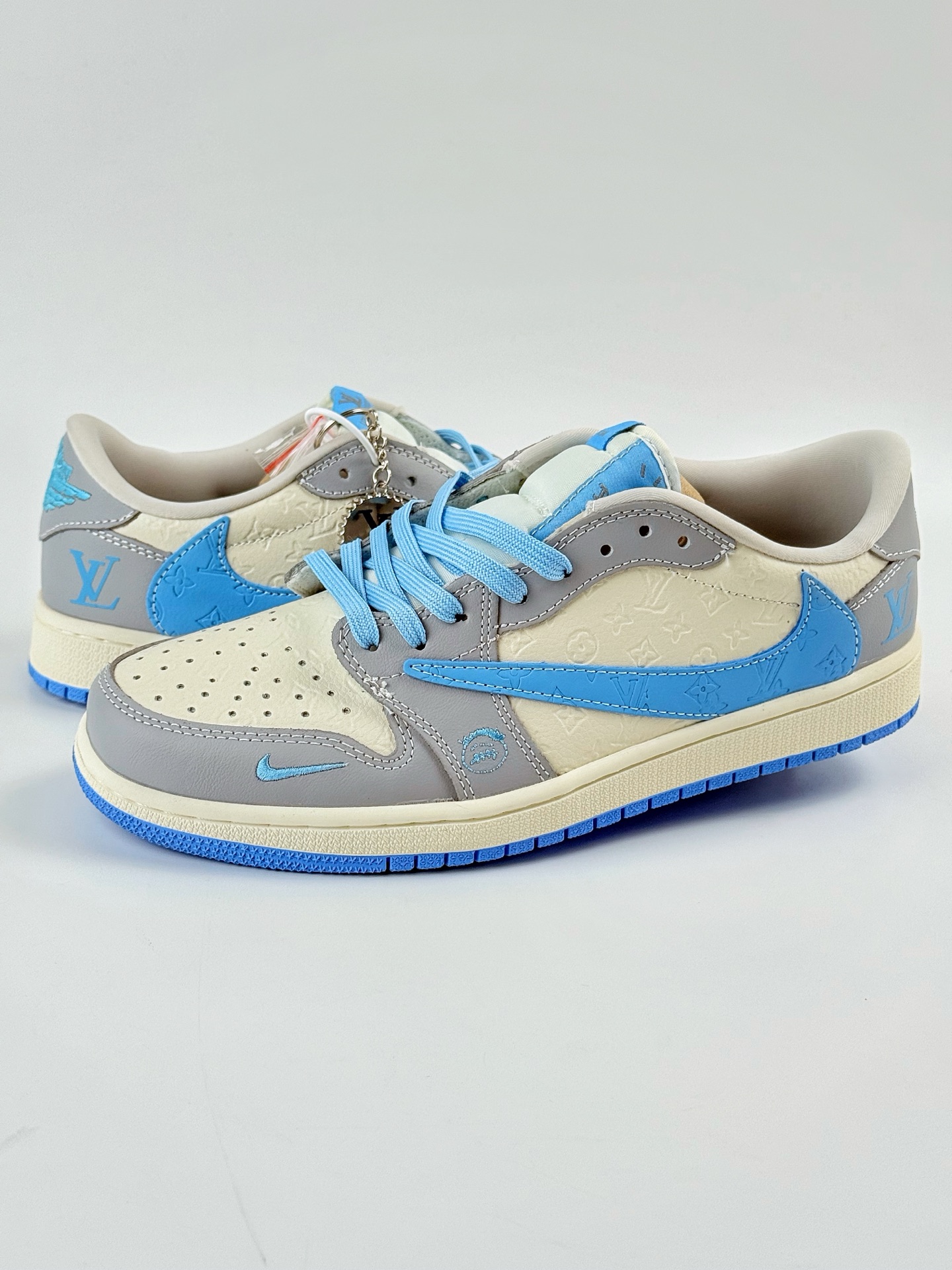 280 Travis Scott x Nike Air Jordan 1 Low x Louis Vuitton Air Jordan 1 Low 反转灰蓝小勾倒钩 XS2024-059