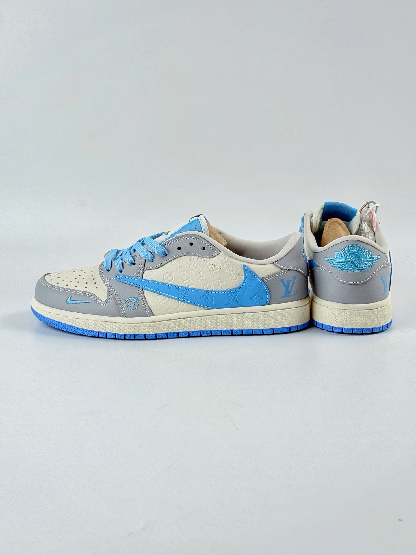 280 Travis Scott x Nike Air Jordan 1 Low x Louis Vuitton Air Jordan 1 Low 反转灰蓝小勾倒钩 XS2024-059