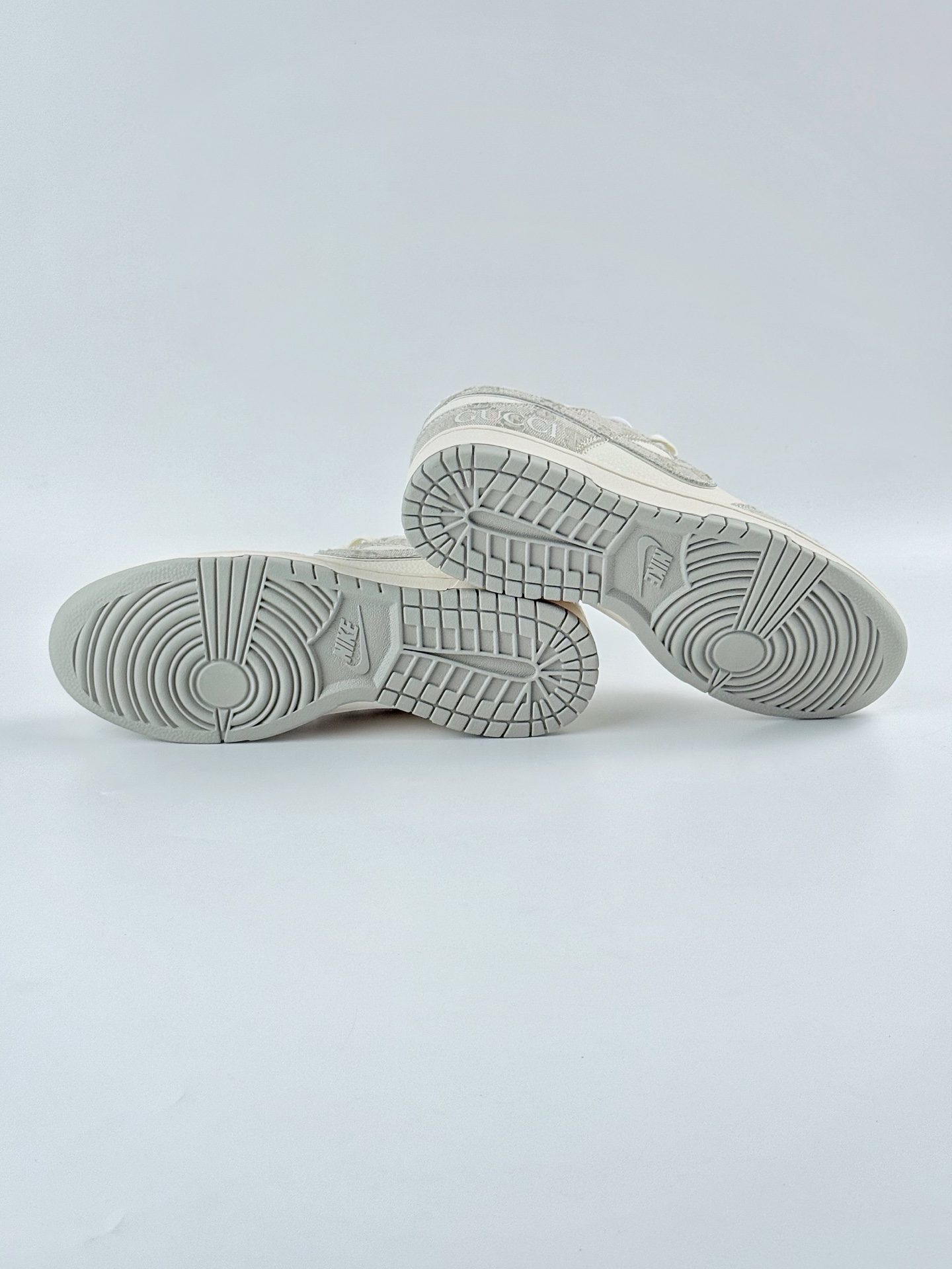 260 Nike SB Dunk Low x GUCCI 灰白 XD1588-210