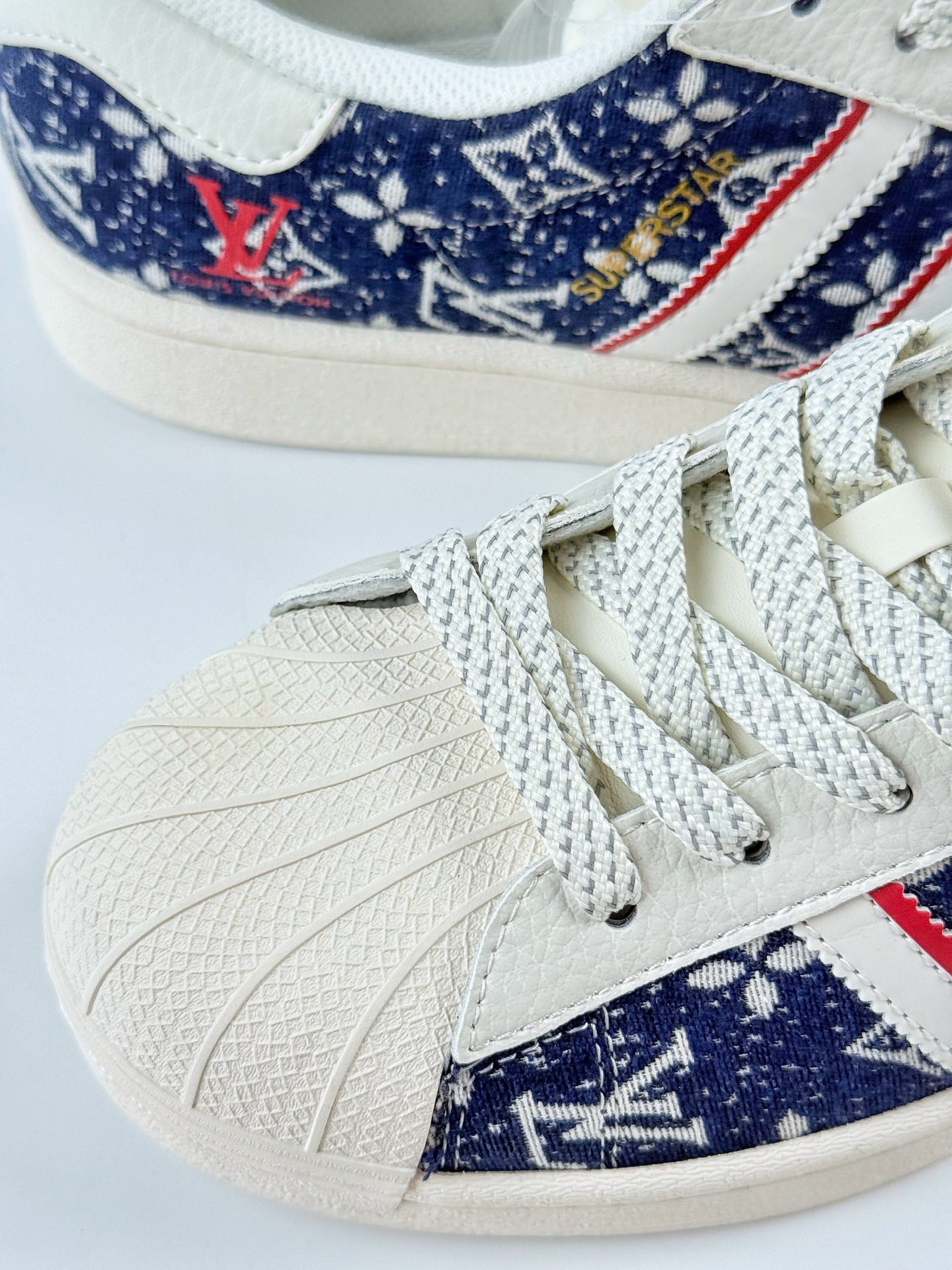 220 AD Originals Superstar x Louis Vuitton 黑白红满天星 JY8910