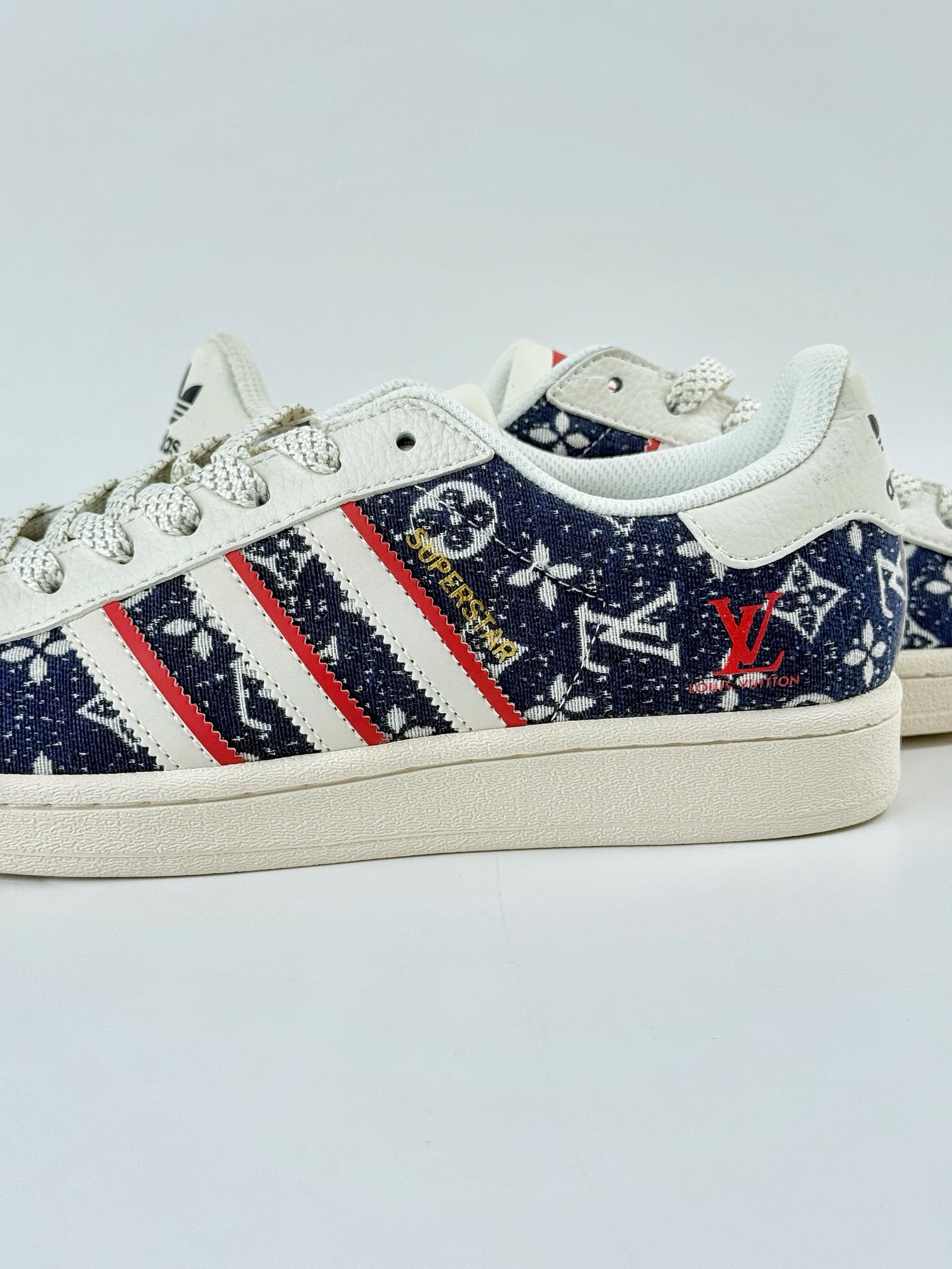 220 AD Originals Superstar x Louis Vuitton 黑白红满天星 JY8910