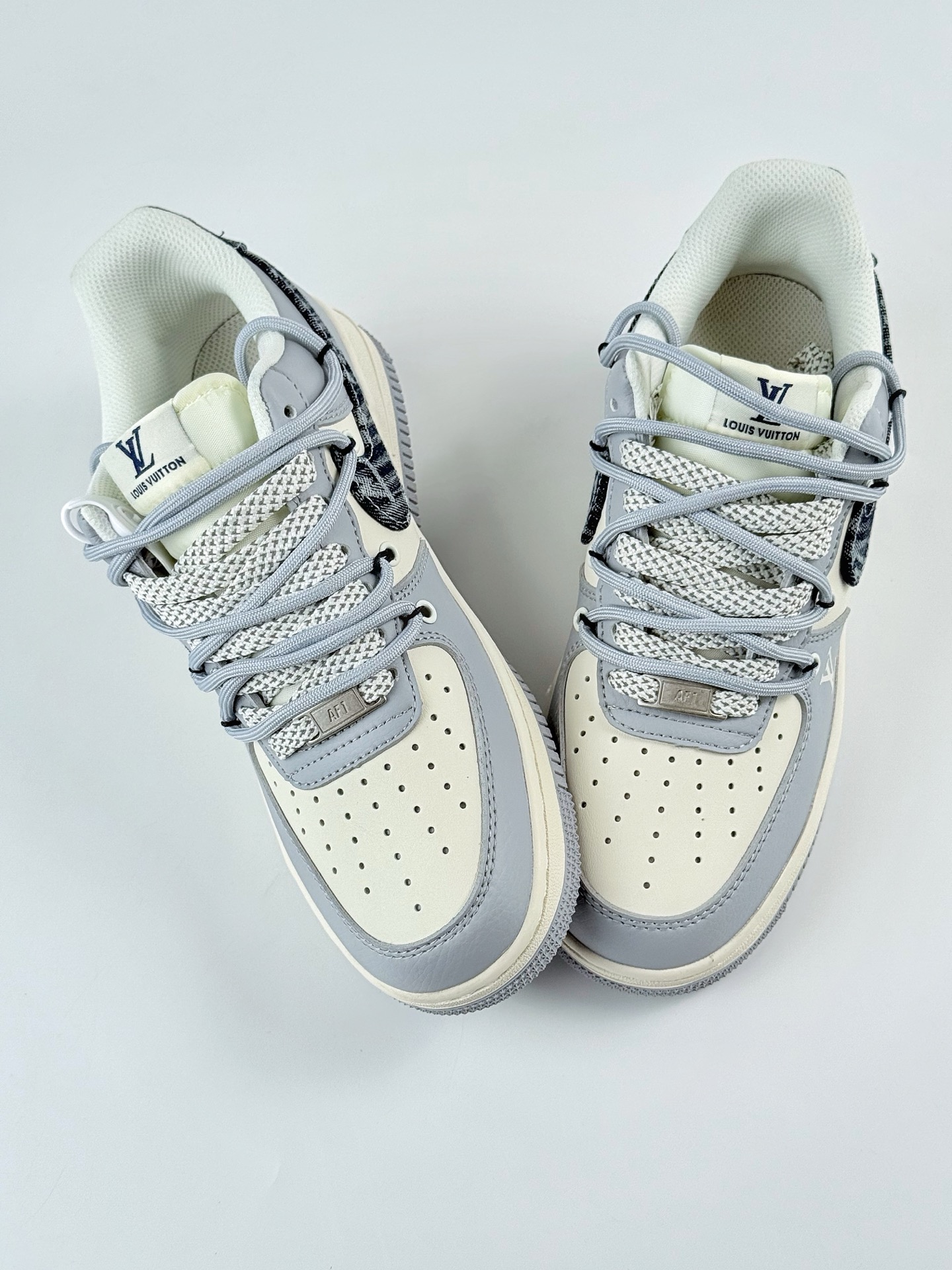 260 Nike Air Force 1 Low 07 x Louis Vuitton 灰白满天星 DM6868-099