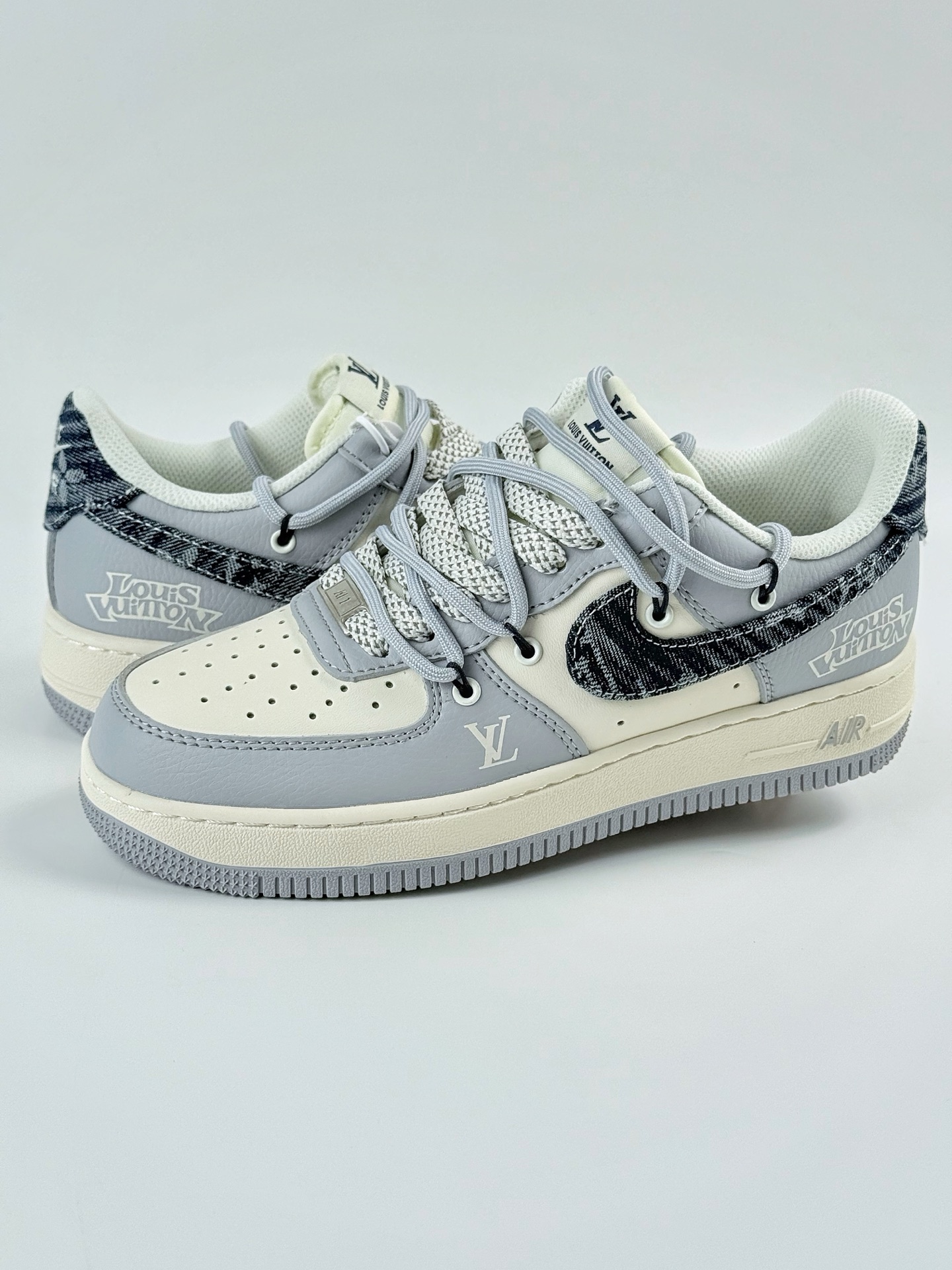 260 Nike Air Force 1 Low 07 x Louis Vuitton 灰白满天星 DM6868-099