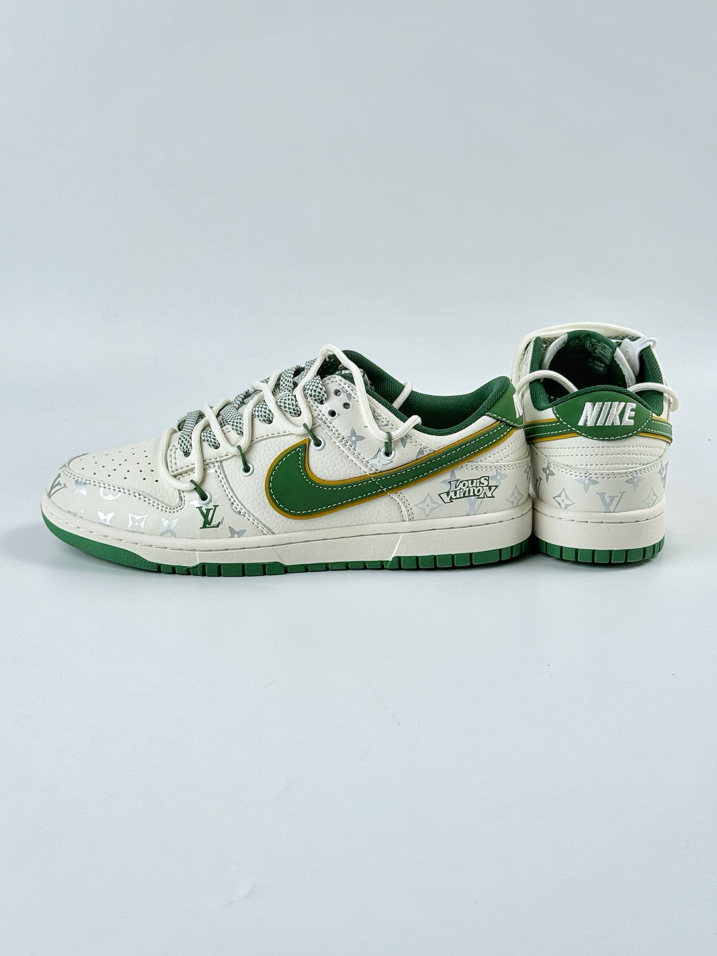 300 Nike SB Dunk Low x Louis Vuitton 白绿满天星 DM6868-103