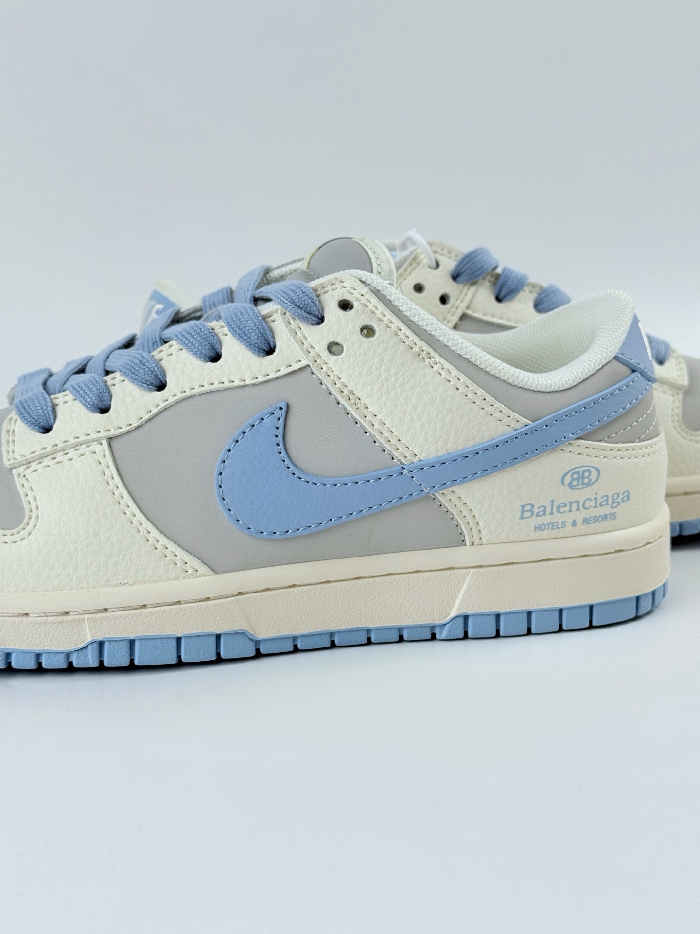 280 Nike SB Dunk Low x Balenciaga 白灰蓝小勾 ZH2598-273