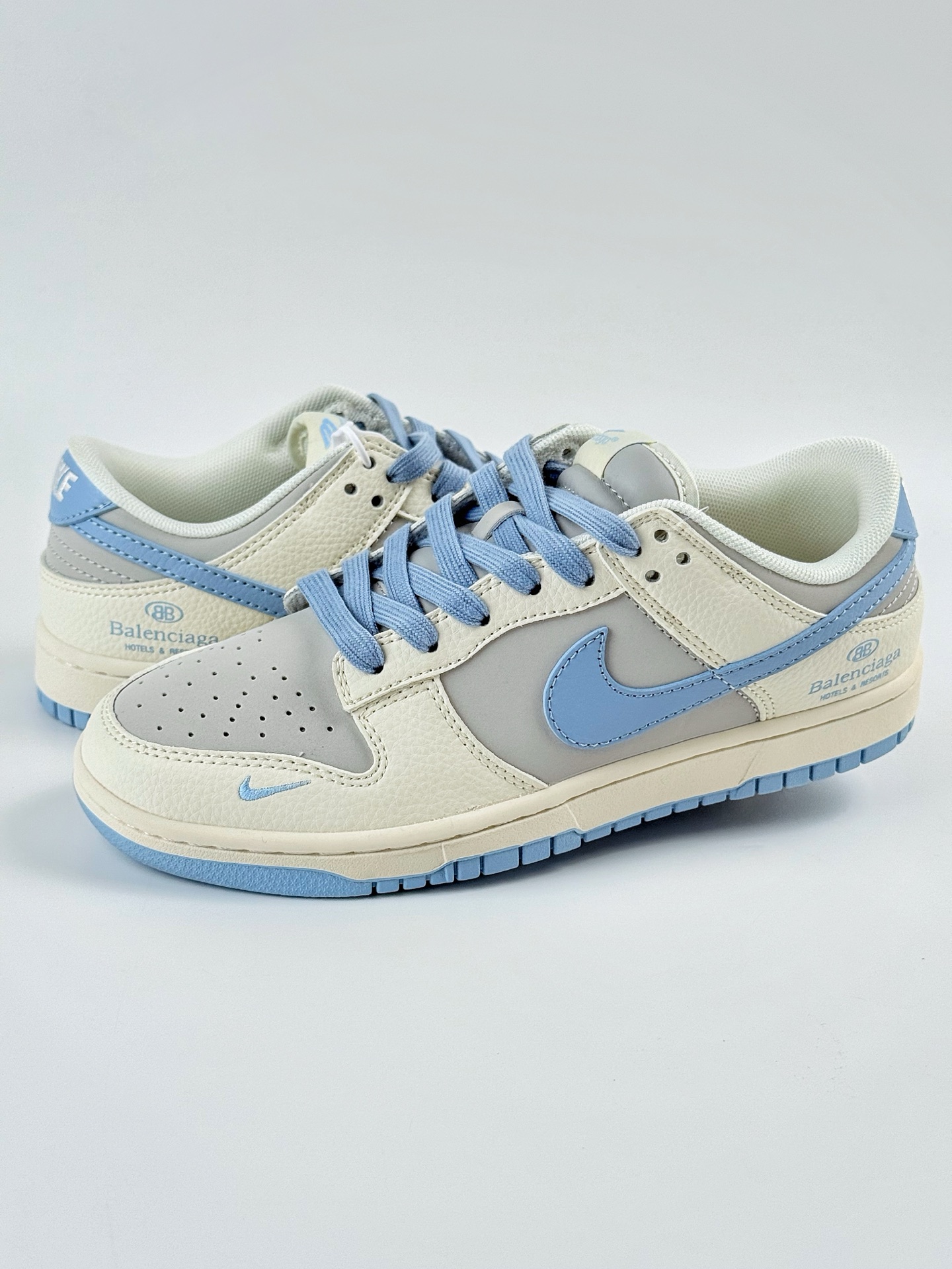 280 Nike SB Dunk Low x Balenciaga 白灰蓝小勾 ZH2598-273