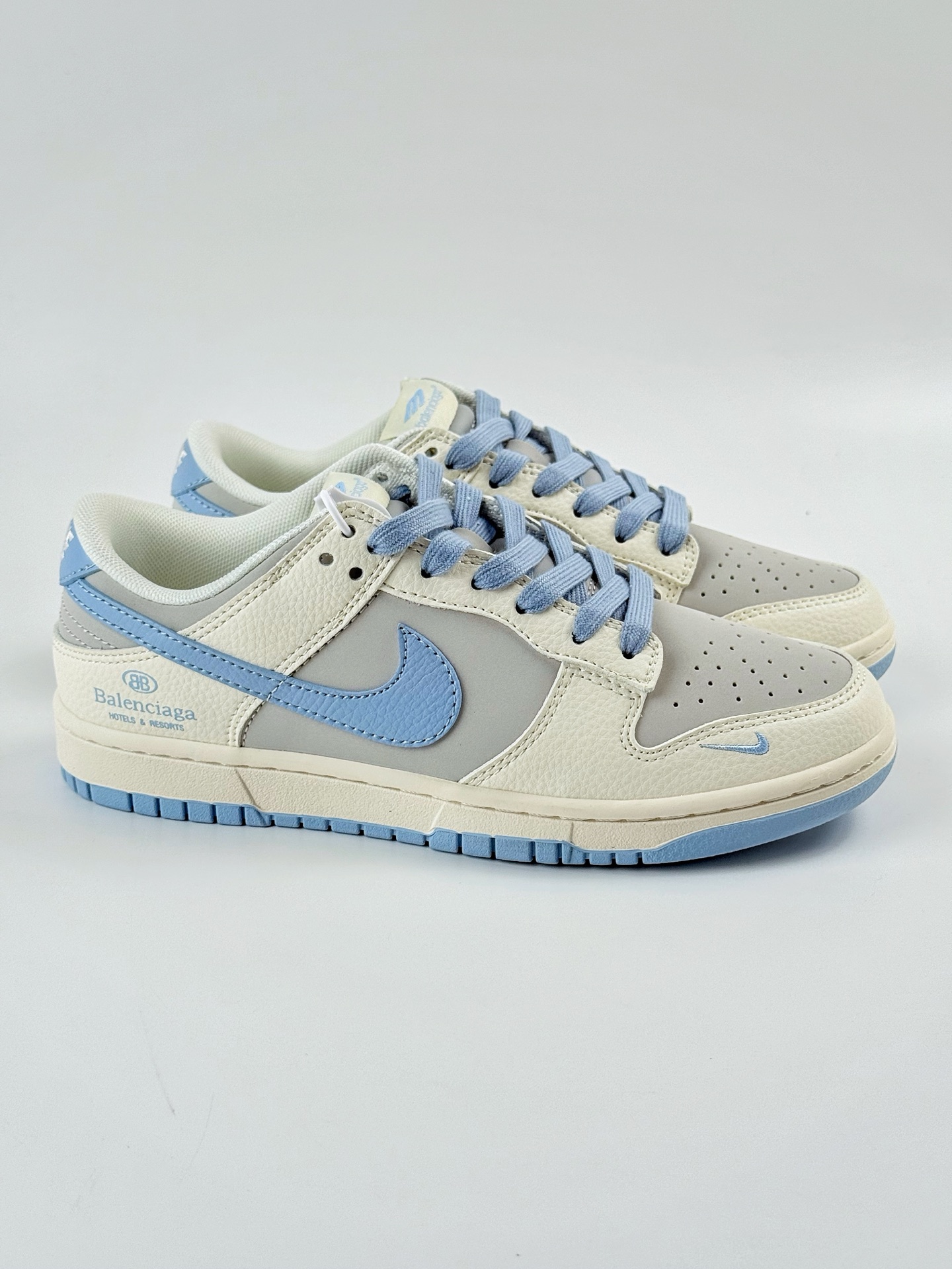 280 Nike SB Dunk Low x Balenciaga 白灰蓝小勾 ZH2598-273