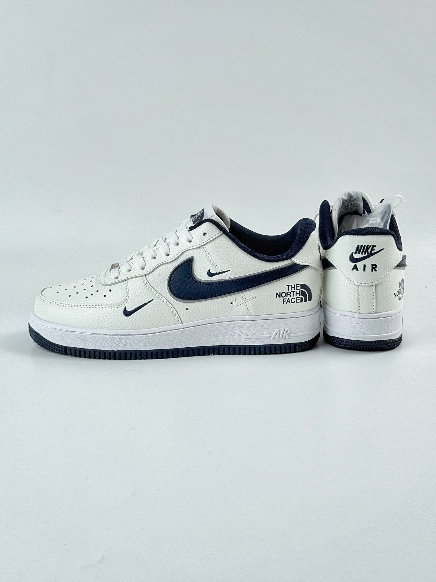 260 Nike Air Force 1 Low 07 x The North Face 白蓝三小勾 AM1588-008