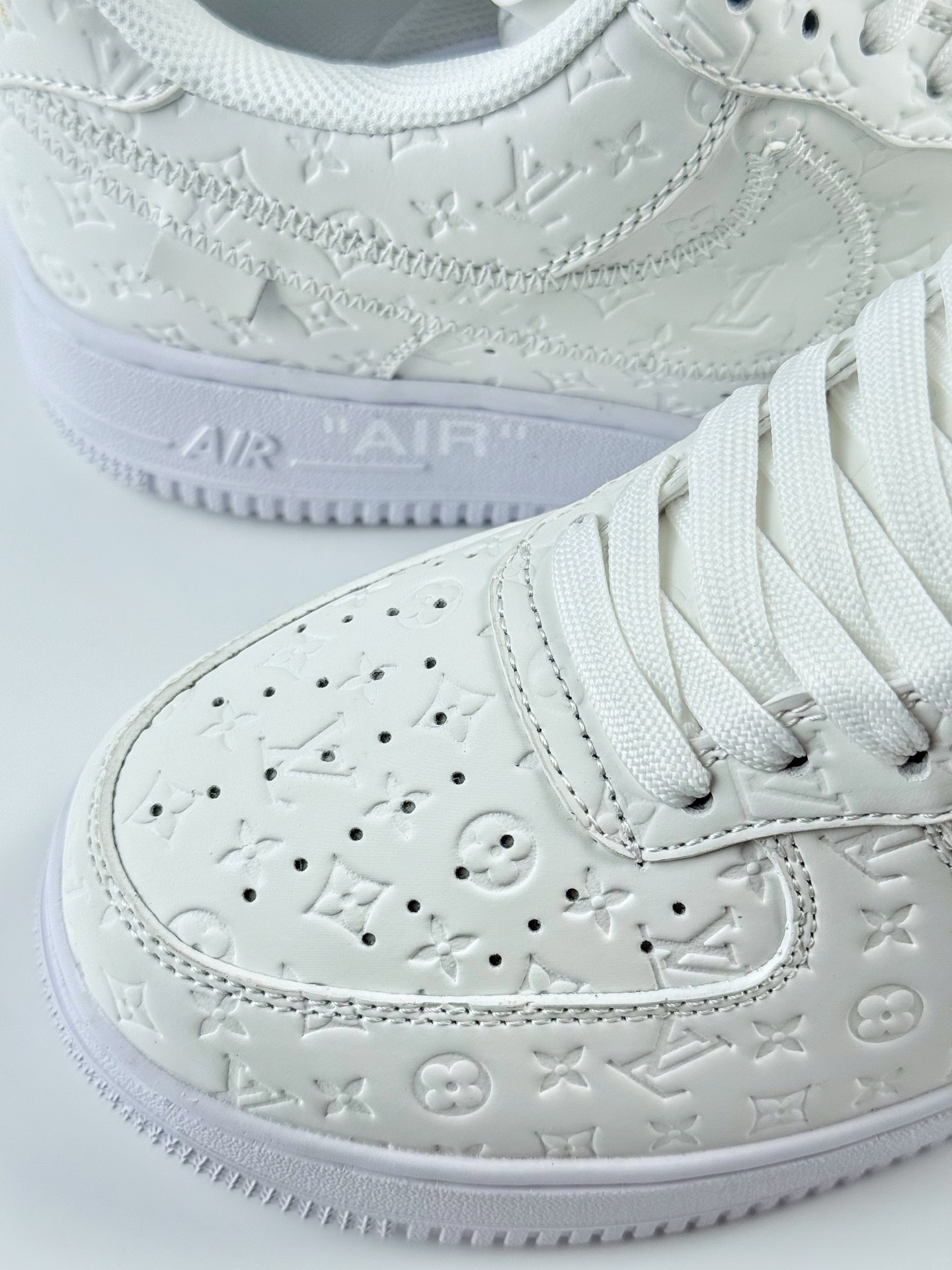 230 Nike Air Force 1 Low 07 x Louis Vuitton 纯白 MS 0232