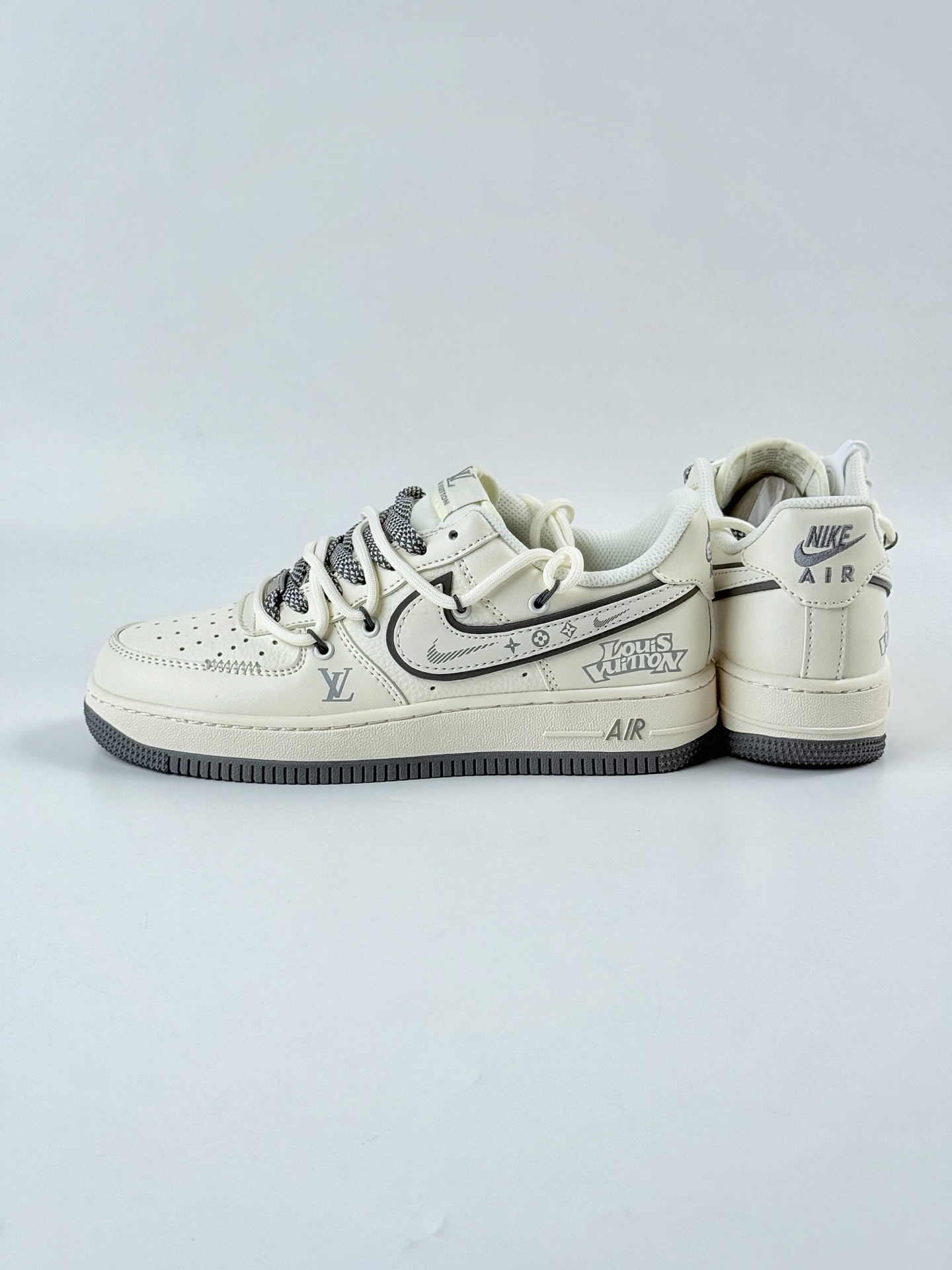 260 Nike Air Force 1 Low 07 x Louis Vuitton 米白双小勾满天星 DM6868-100