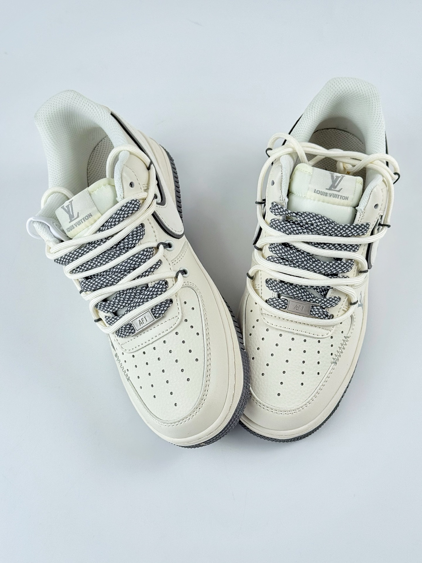 260 Nike Air Force 1 Low 07 x Louis Vuitton 米白双小勾满天星 DM6868-100