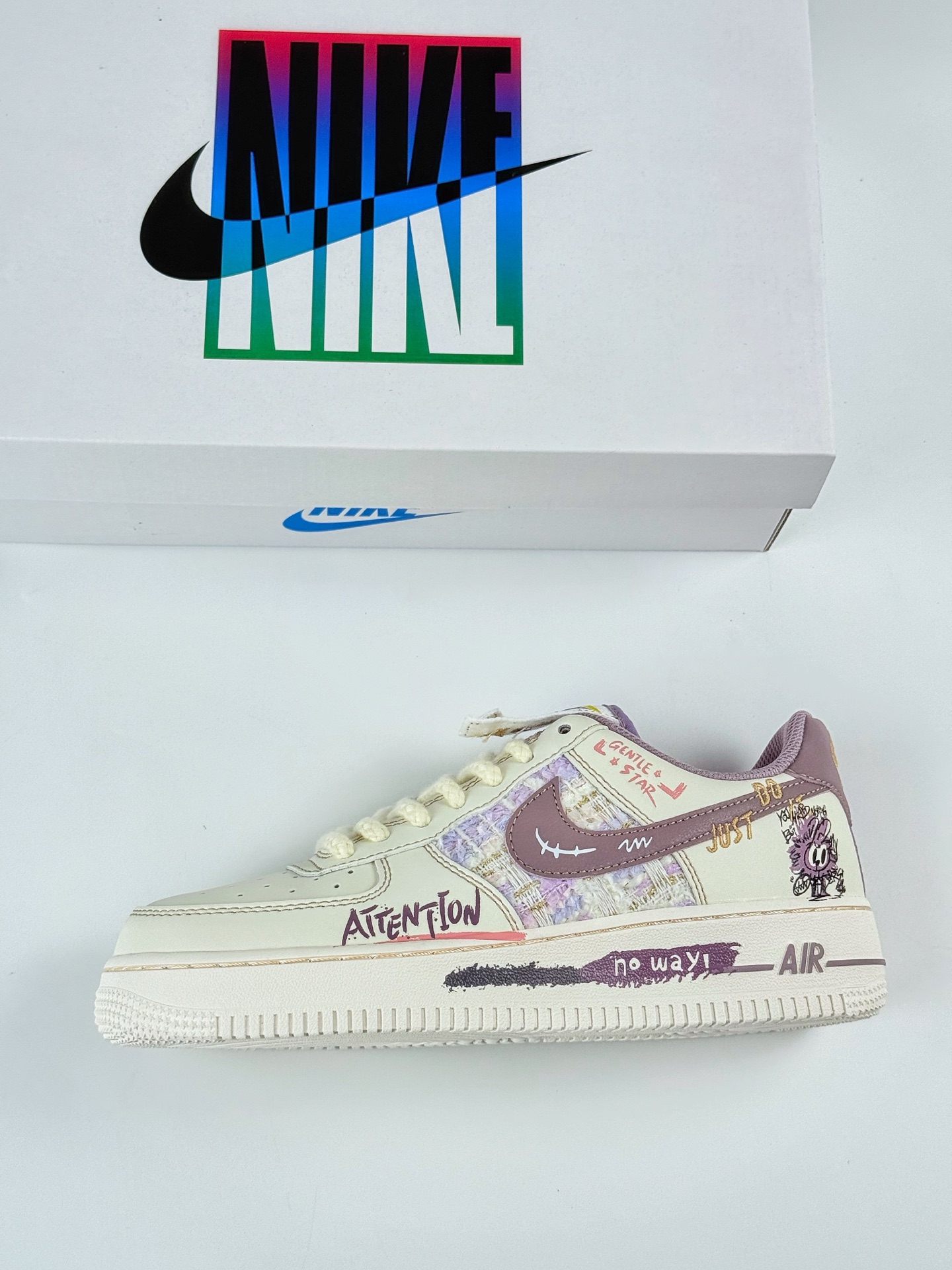 260 Nike Air Force 1 Low 07 白紫米麻绳涂鸦 FJ7740-910