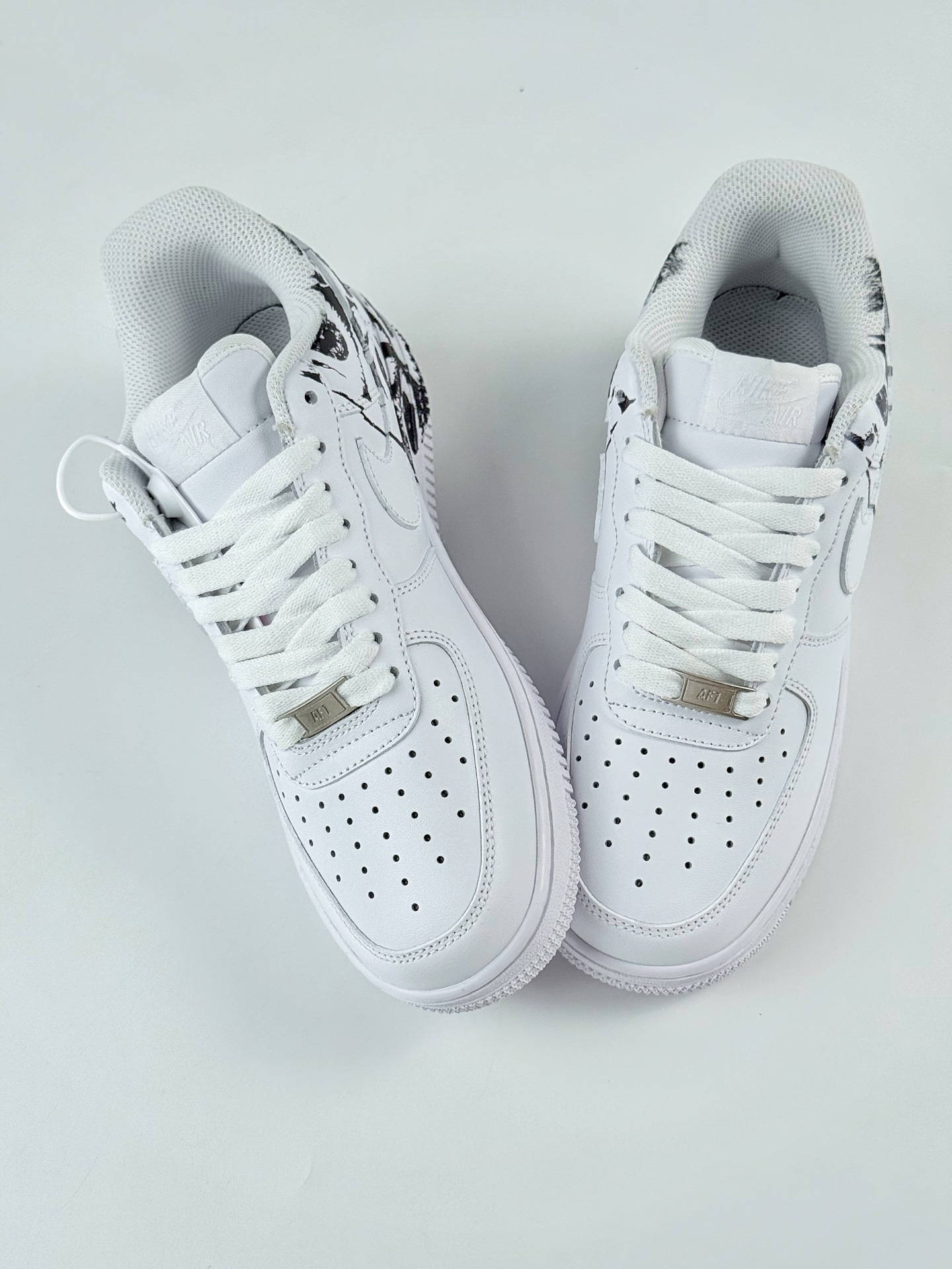 200 Nike Air Force 1 Low 07 纯白涂鸦 923044-100