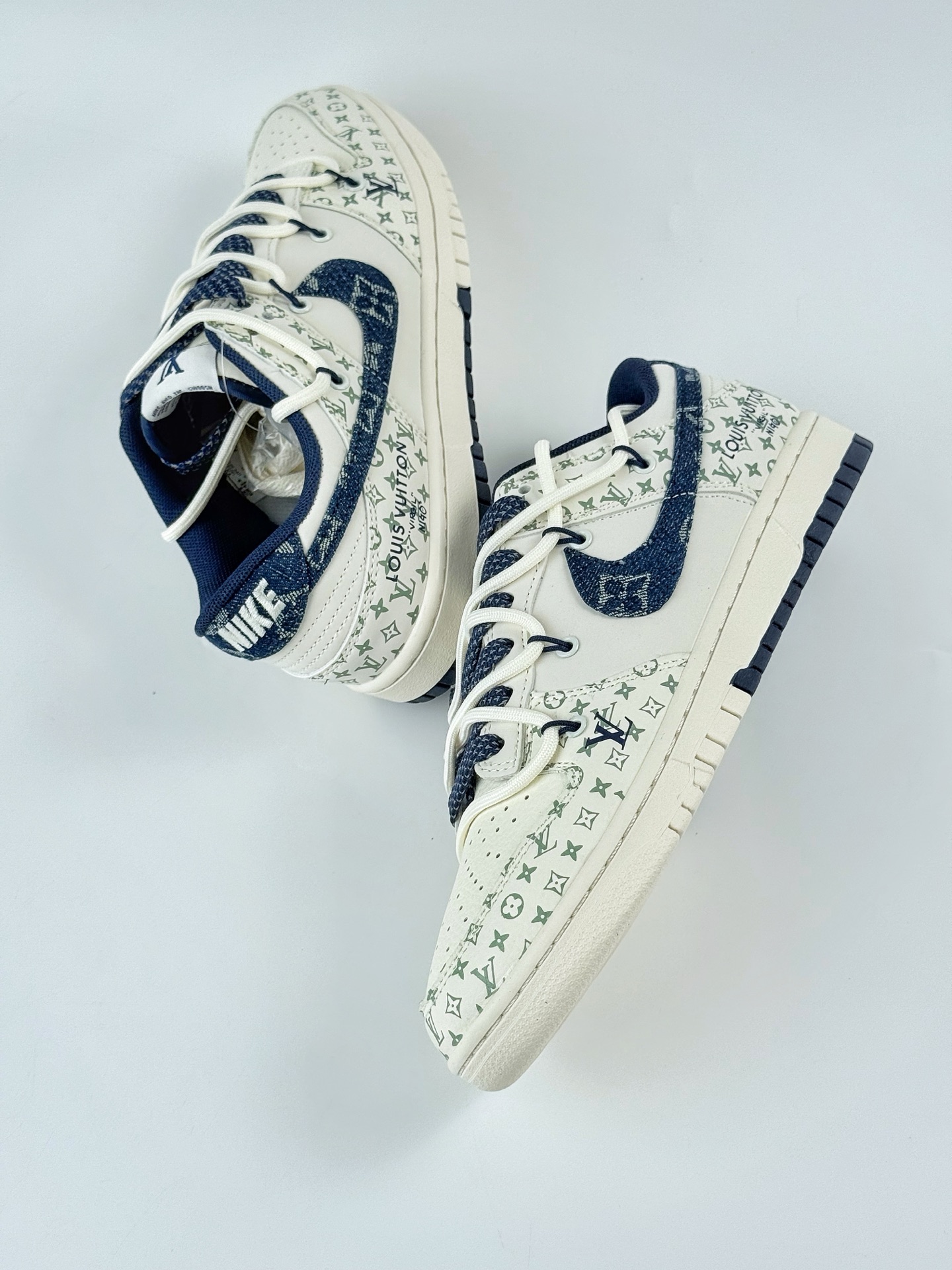Nike SB Dunk Low x Louis Vuitton 白蓝满天星 YX5066-329