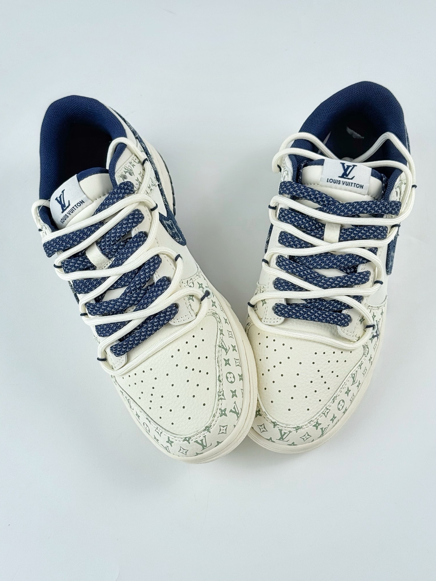 Nike SB Dunk Low x Louis Vuitton 白蓝满天星 YX5066-329