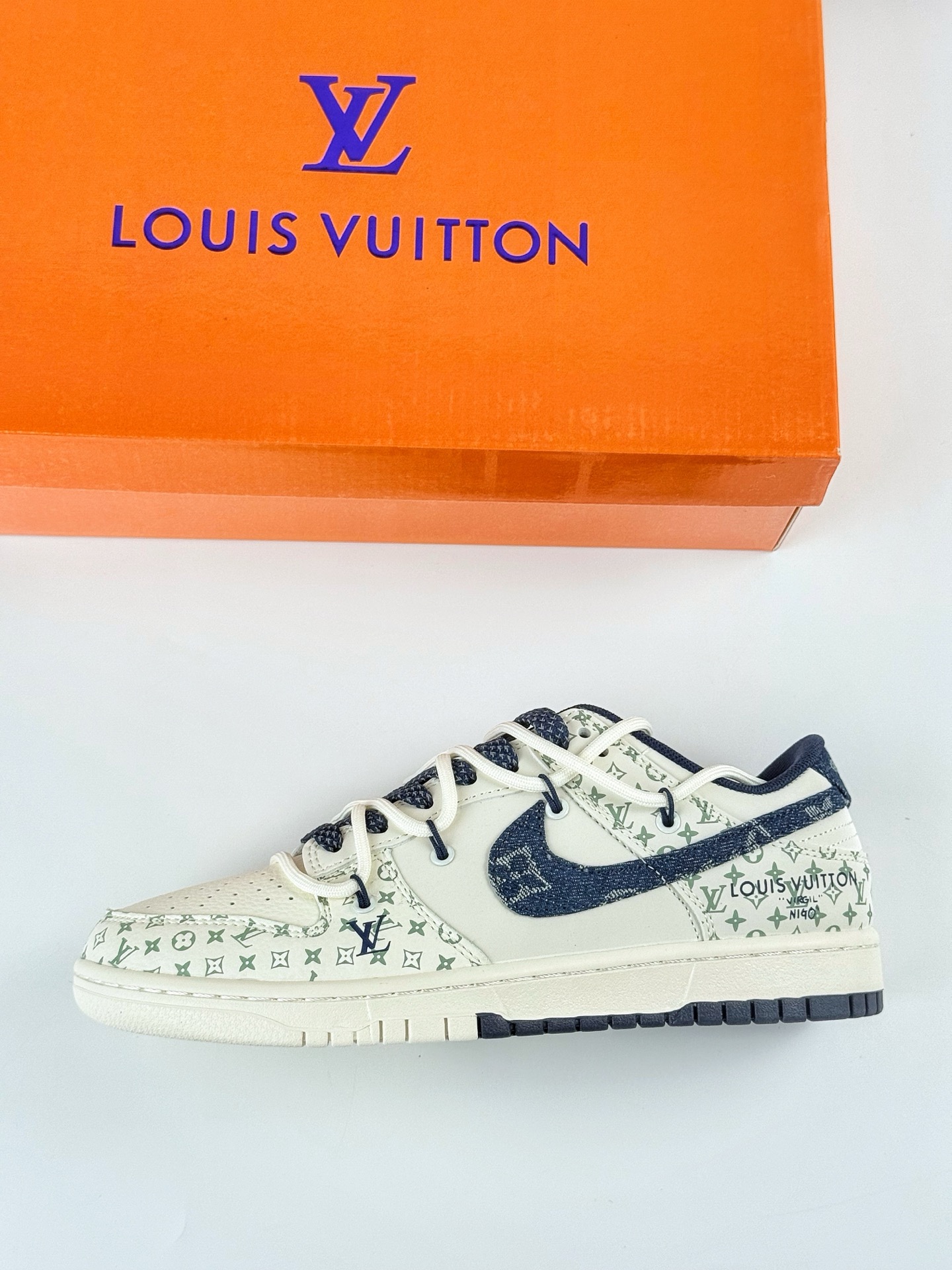 Nike SB Dunk Low x Louis Vuitton 白蓝满天星 YX5066-329