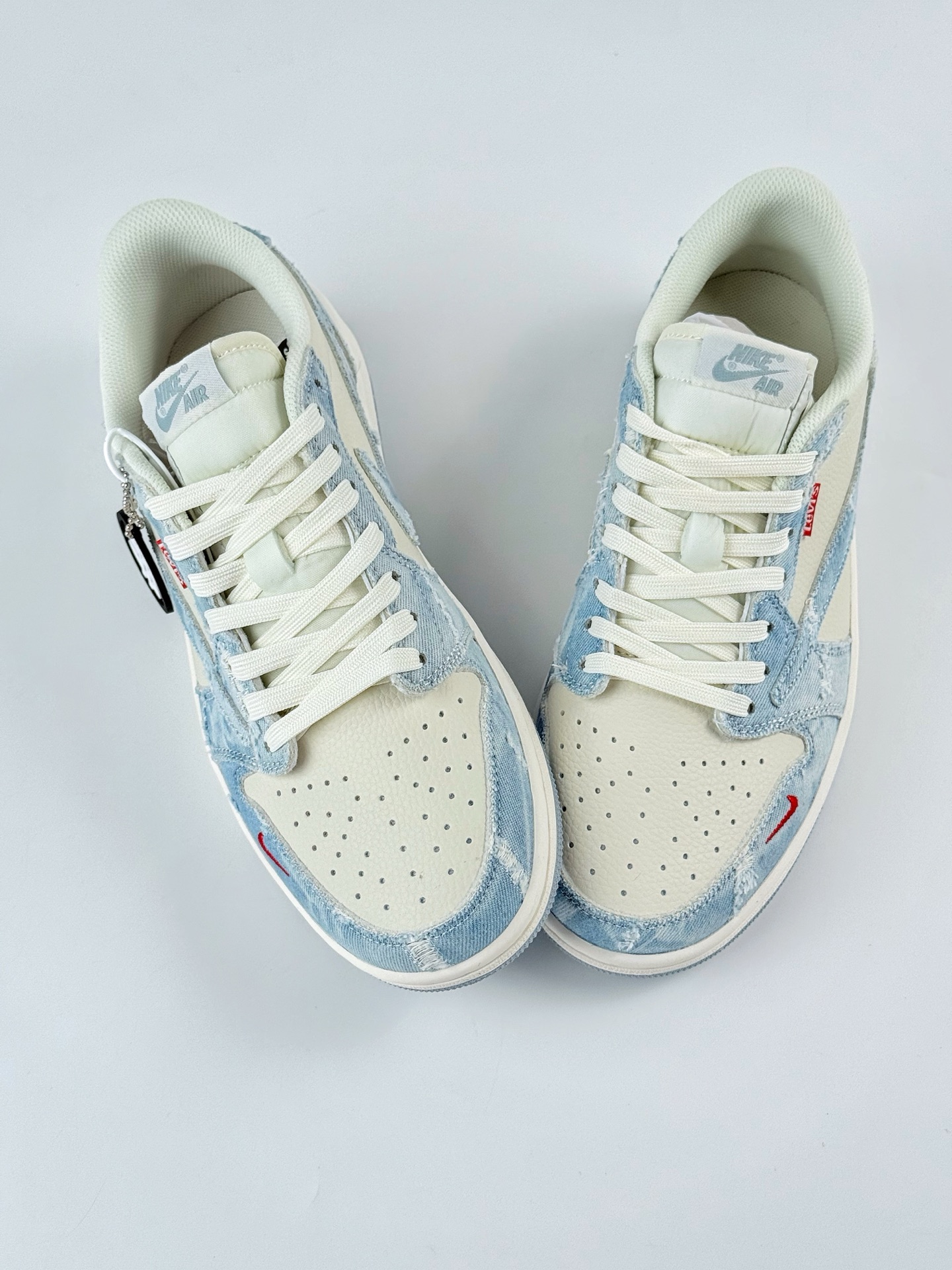 280 Travis Scott x Nike Air Jordan 1 Low x Levi's Air Jordan 1 Low 反转蓝白小勾倒钩 LE2436-137