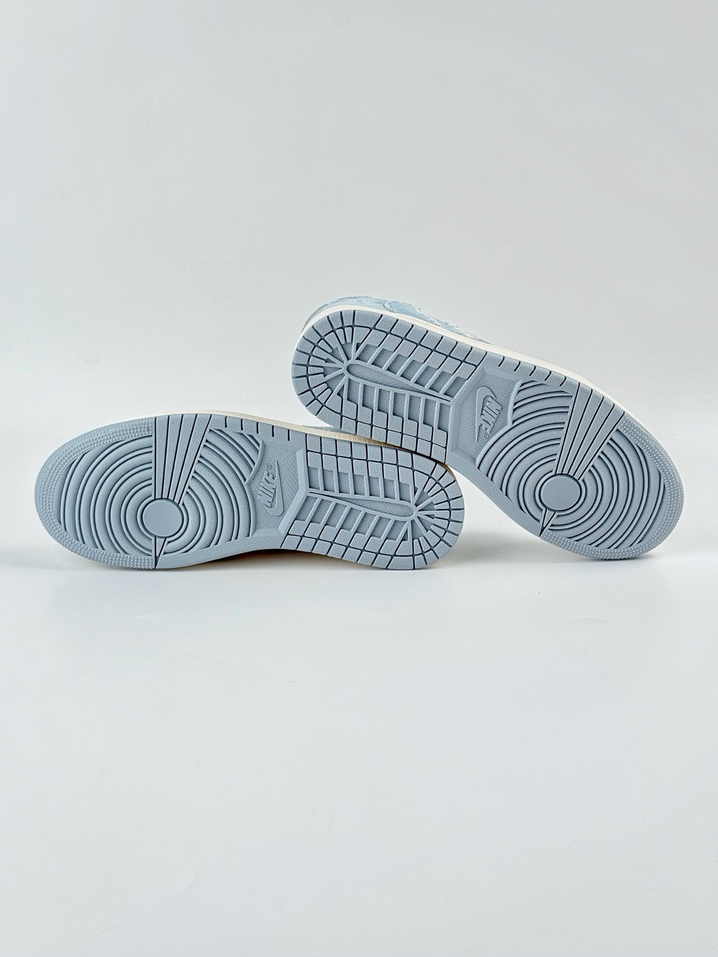 280 Travis Scott x Nike Air Jordan 1 Low x Levi's Air Jordan 1 Low 反转蓝白小勾倒钩 LE2436-137
