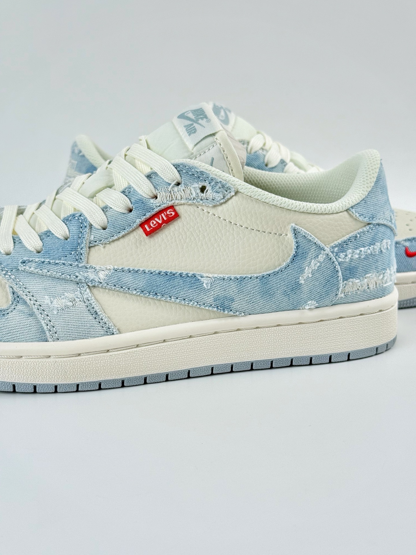 280 Travis Scott x Nike Air Jordan 1 Low x Levi's Air Jordan 1 Low 反转蓝白小勾倒钩 LE2436-137