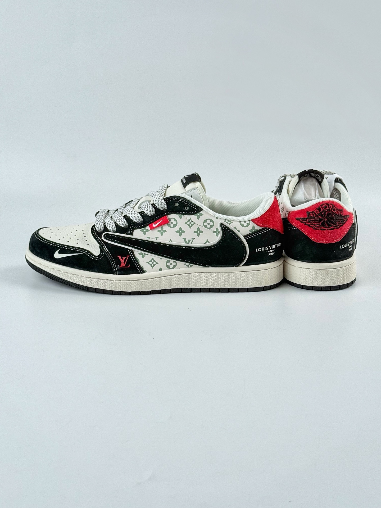 280 Travis Scott x Nike Air Jordan 1 Low x Louis Vuitton Air Jordan 1 Low 反转黑白红小勾满天星倒钩 YX5066-333