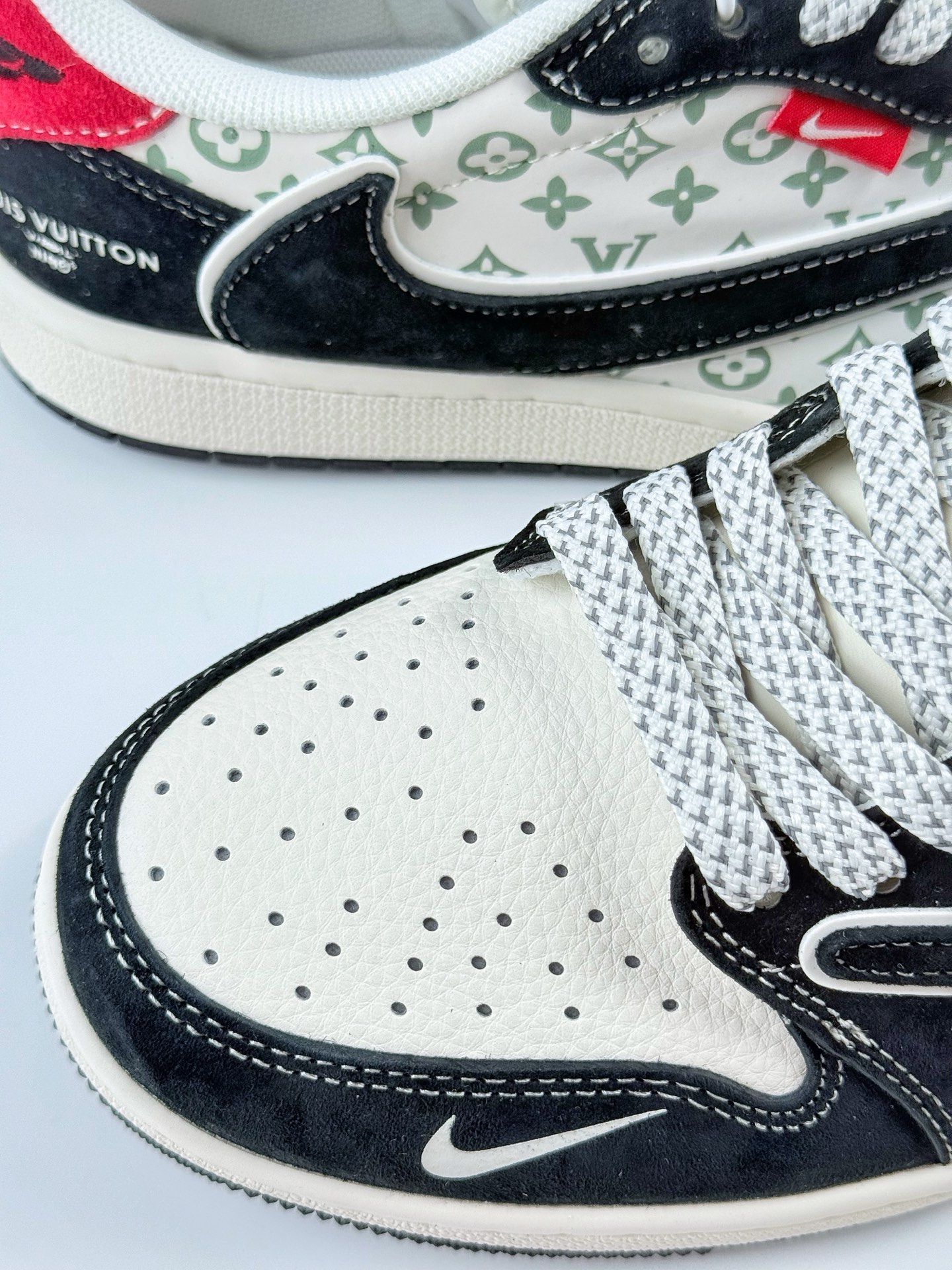 280 Travis Scott x Nike Air Jordan 1 Low x Louis Vuitton Air Jordan 1 Low 反转黑白红小勾满天星倒钩 YX5066-333