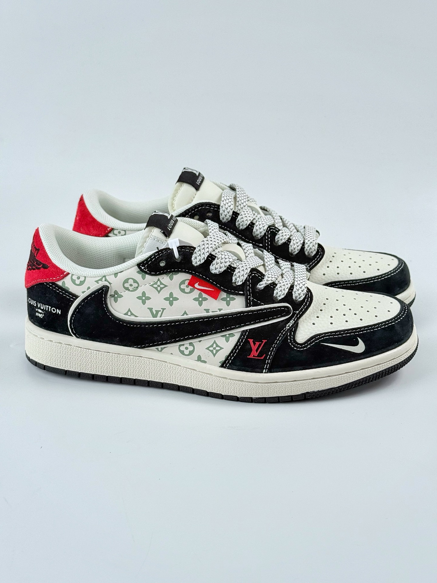 280 Travis Scott x Nike Air Jordan 1 Low x Louis Vuitton Air Jordan 1 Low 反转黑白红小勾满天星倒钩 YX5066-333